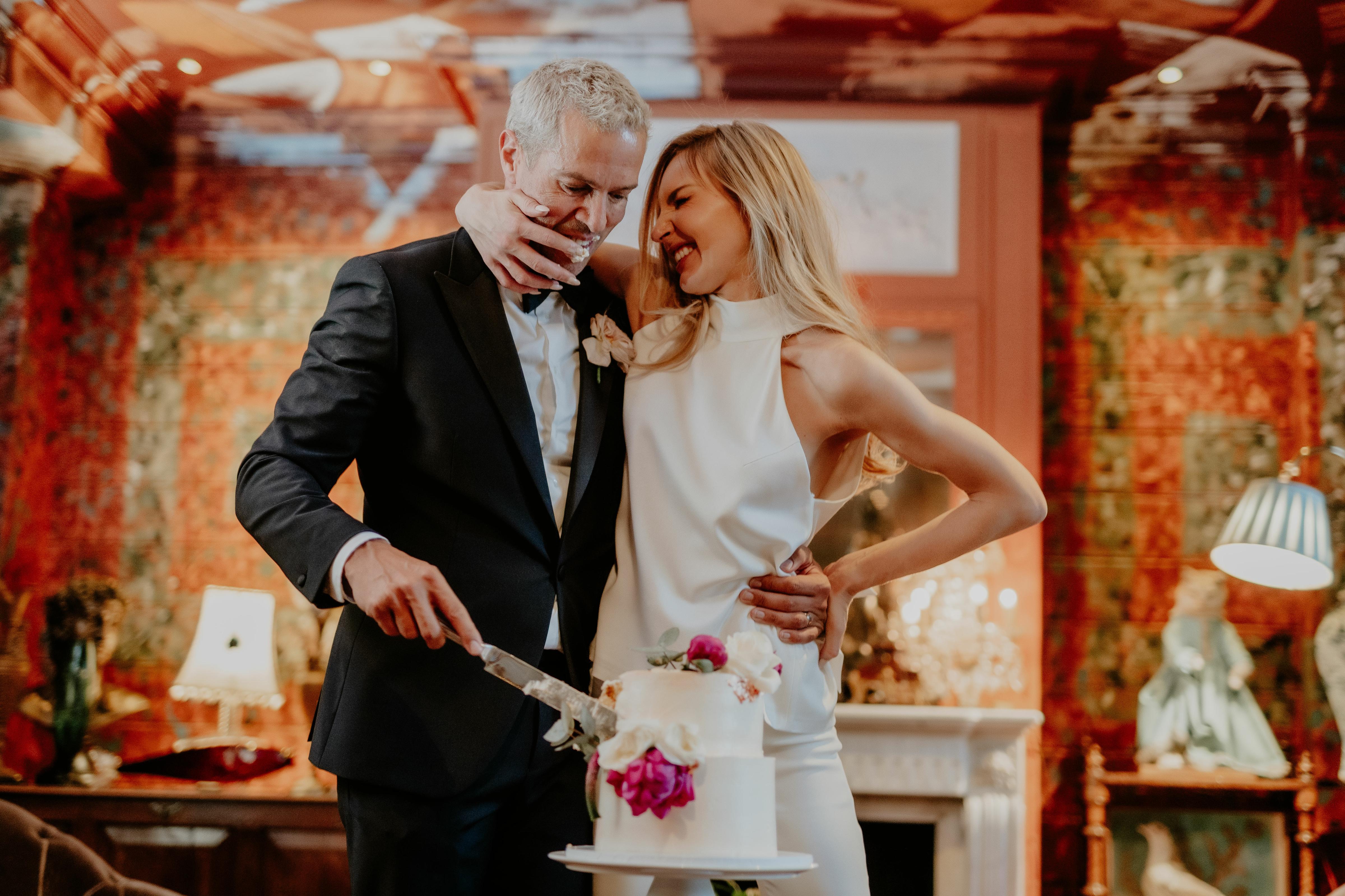 A Modern Summer Wedding at Zetter Townhouse Clekenwell 25