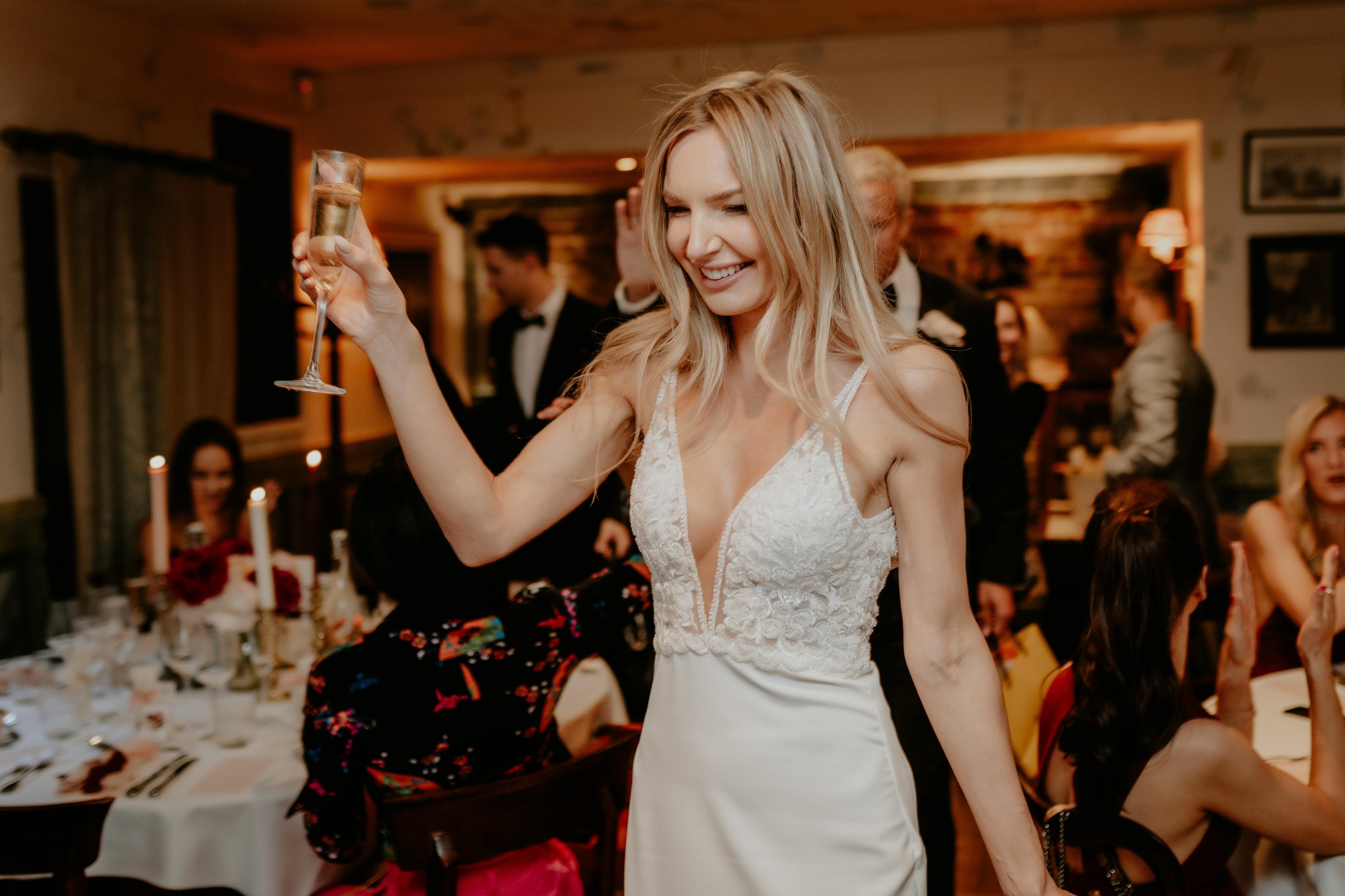 A Modern Summer Wedding at Zetter Townhouse Clekenwell 16