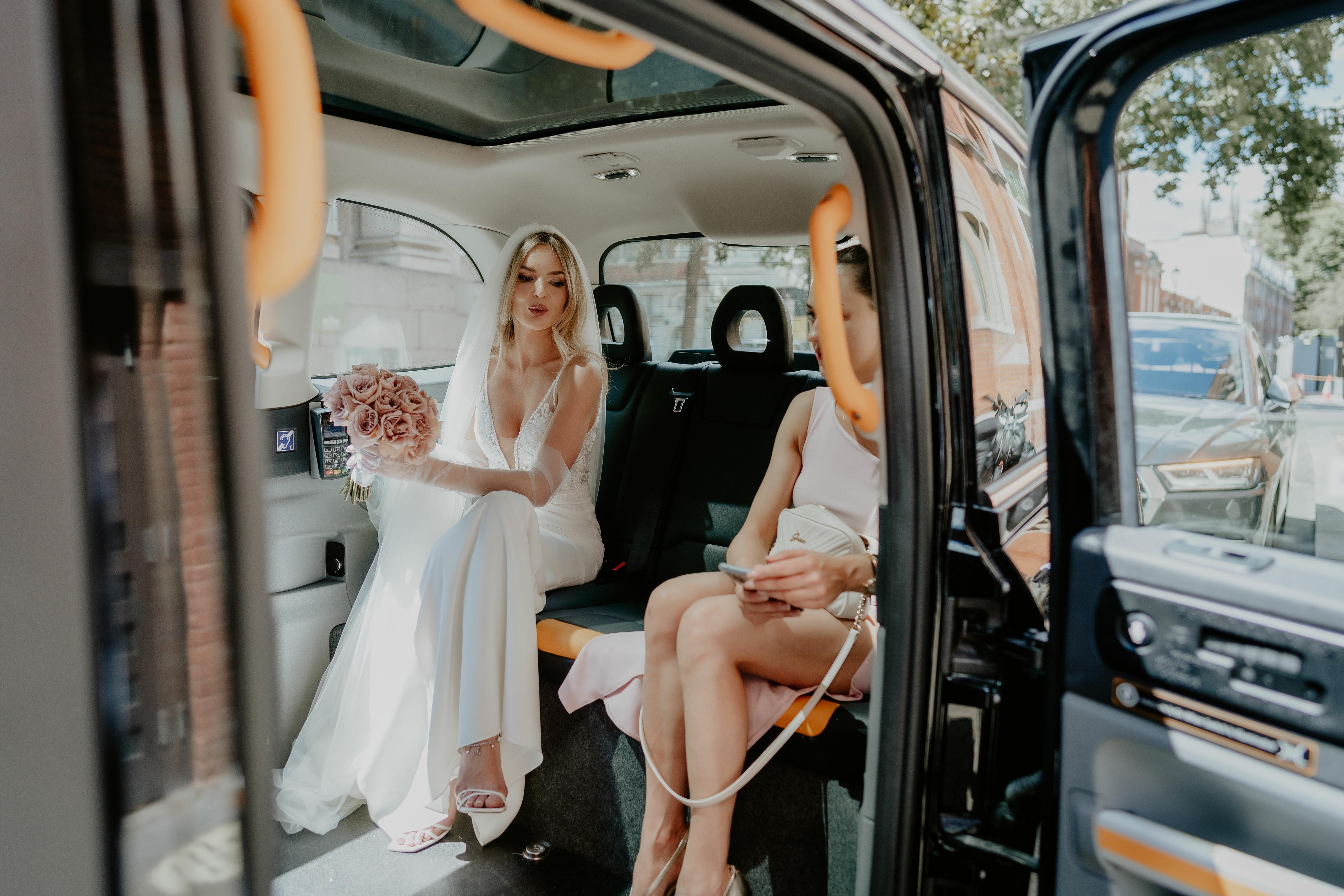 A Modern Summer Wedding at Zetter Townhouse Clekenwell photo 2