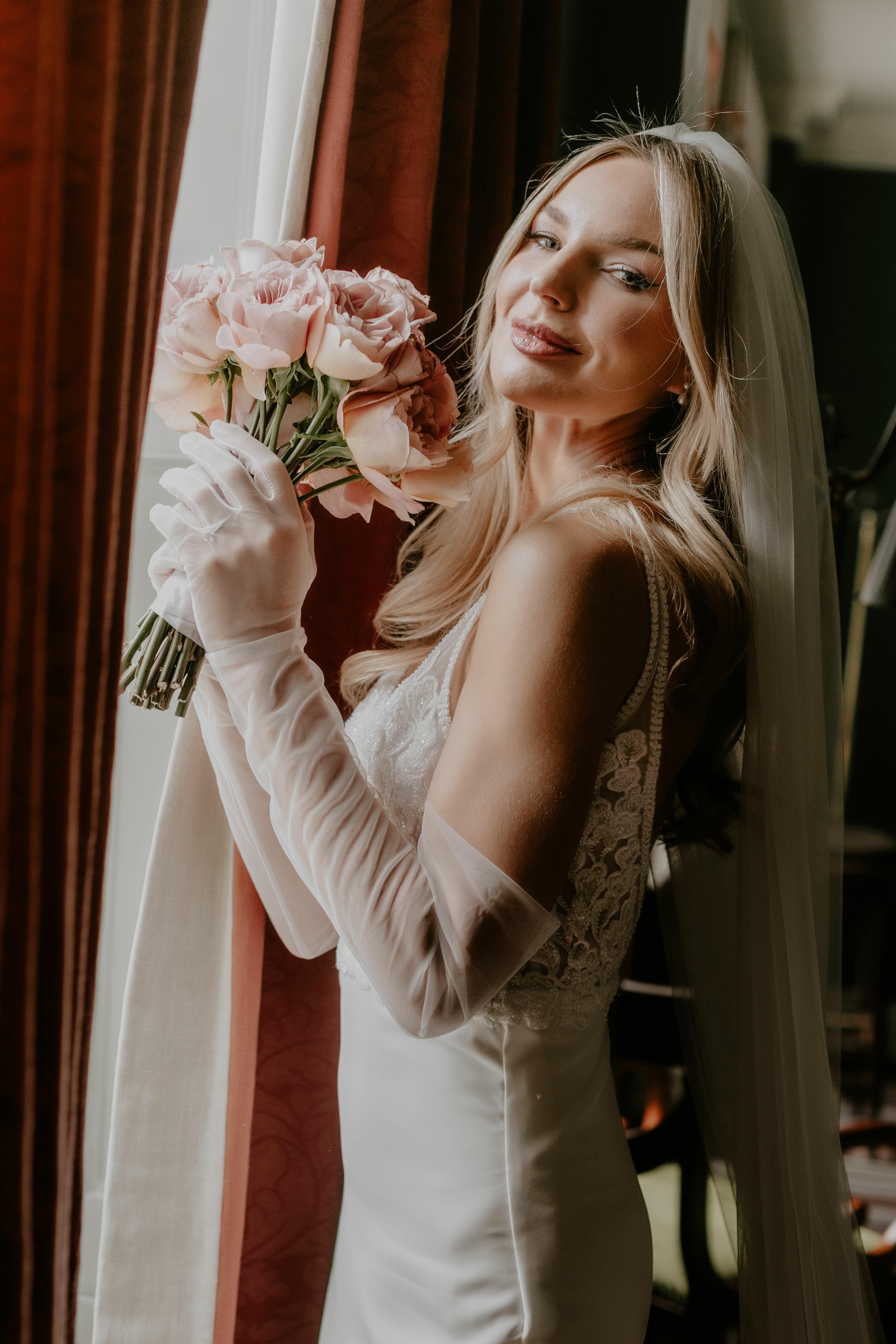 A Modern Summer Wedding at Zetter Townhouse Clekenwell 5