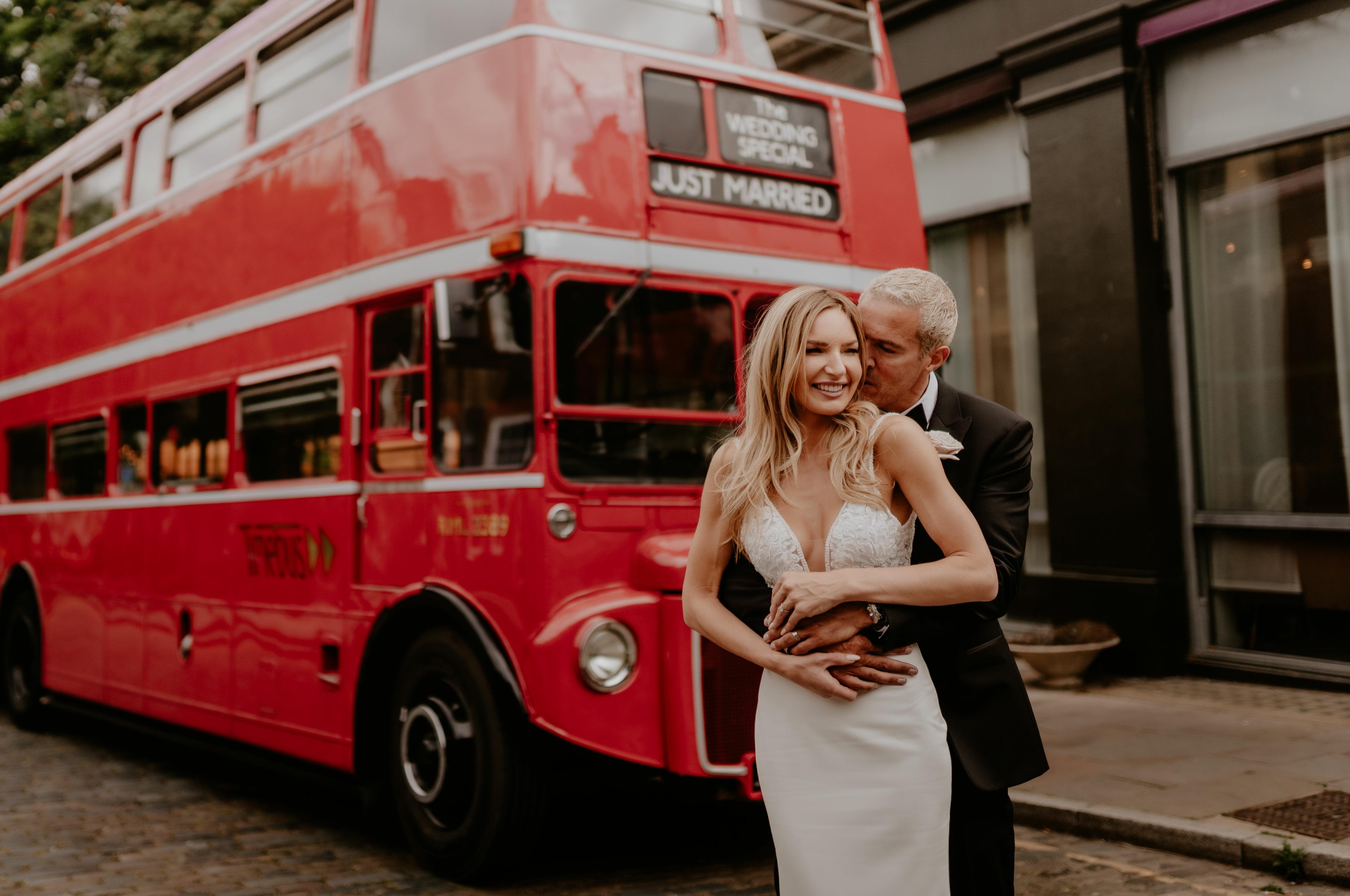 A Modern Summer Wedding at Zetter Townhouse Clekenwell 8