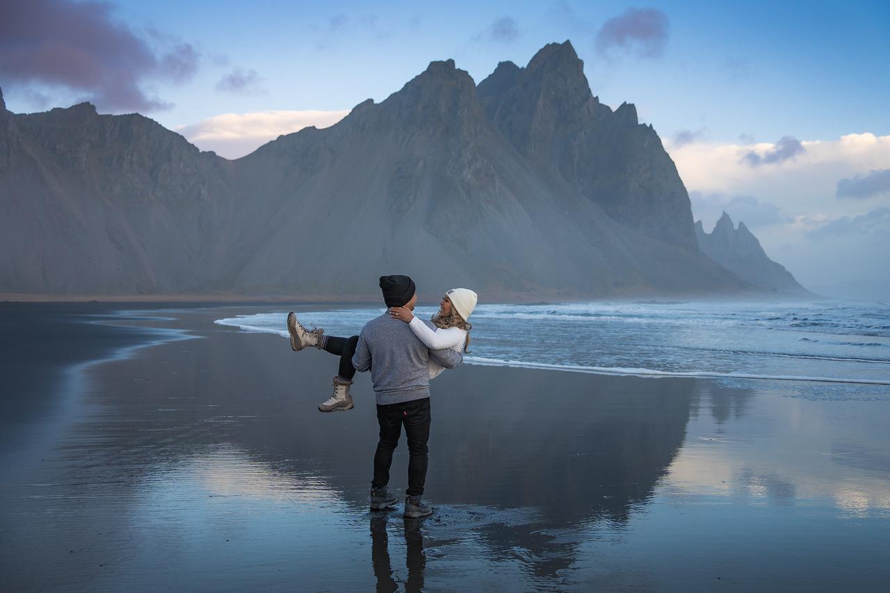 A Breathtaking Proposal in Vestrahorn, Iceland photo 5