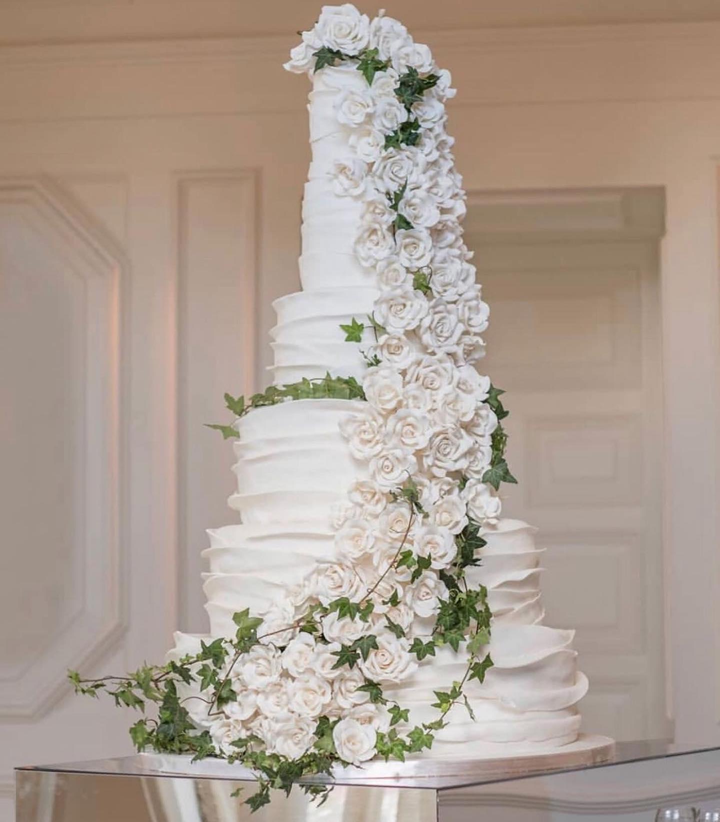 Divine Delicacies Custom Cakes portfolio 2