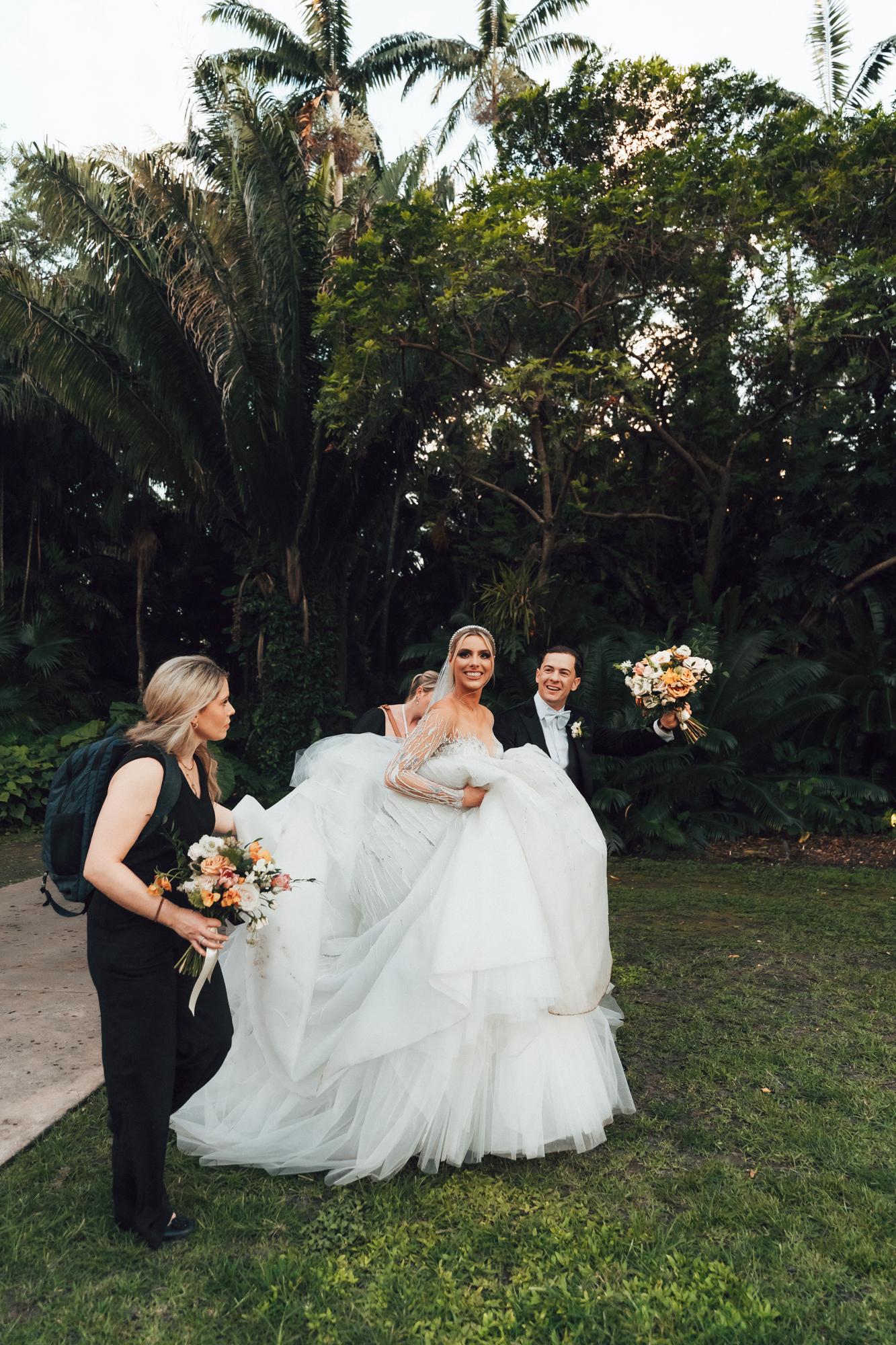 A Romantic Wedding at Fairchild Botanical Garden 14