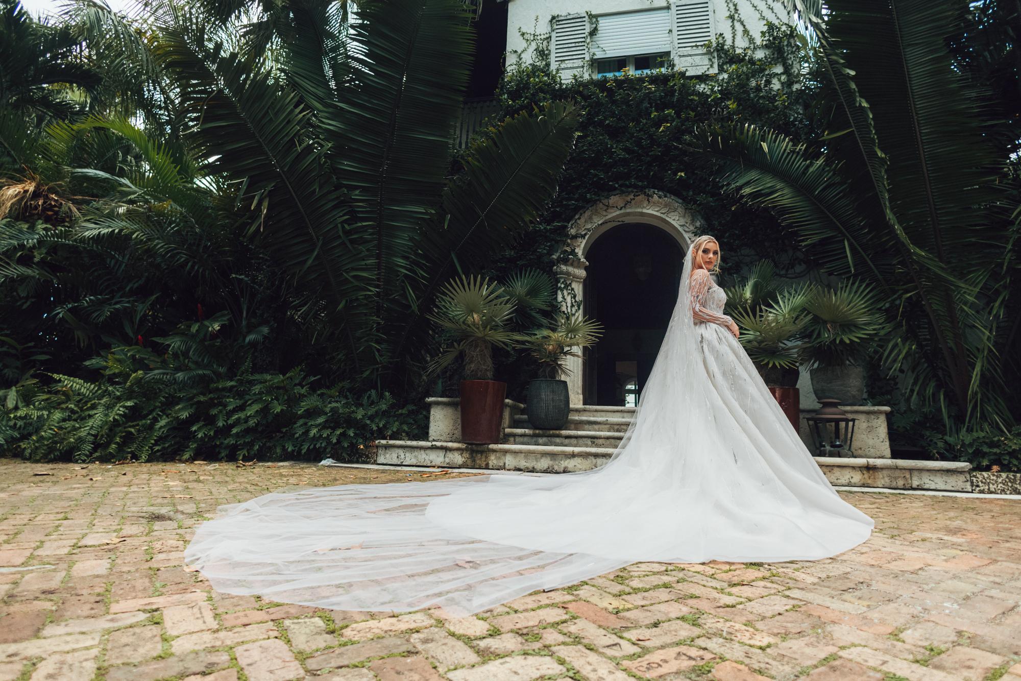 A Romantic Wedding at Fairchild Botanical Garden 12