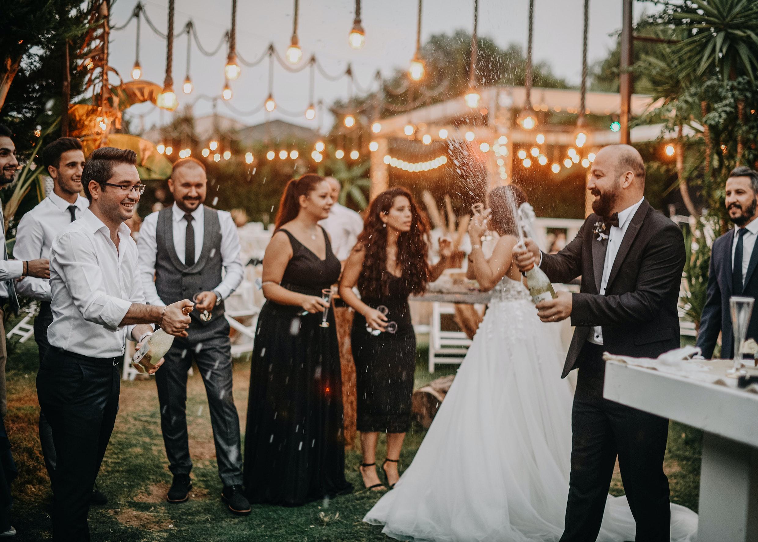 6 People You Should Make Sure to Thank On Your Wedding Day