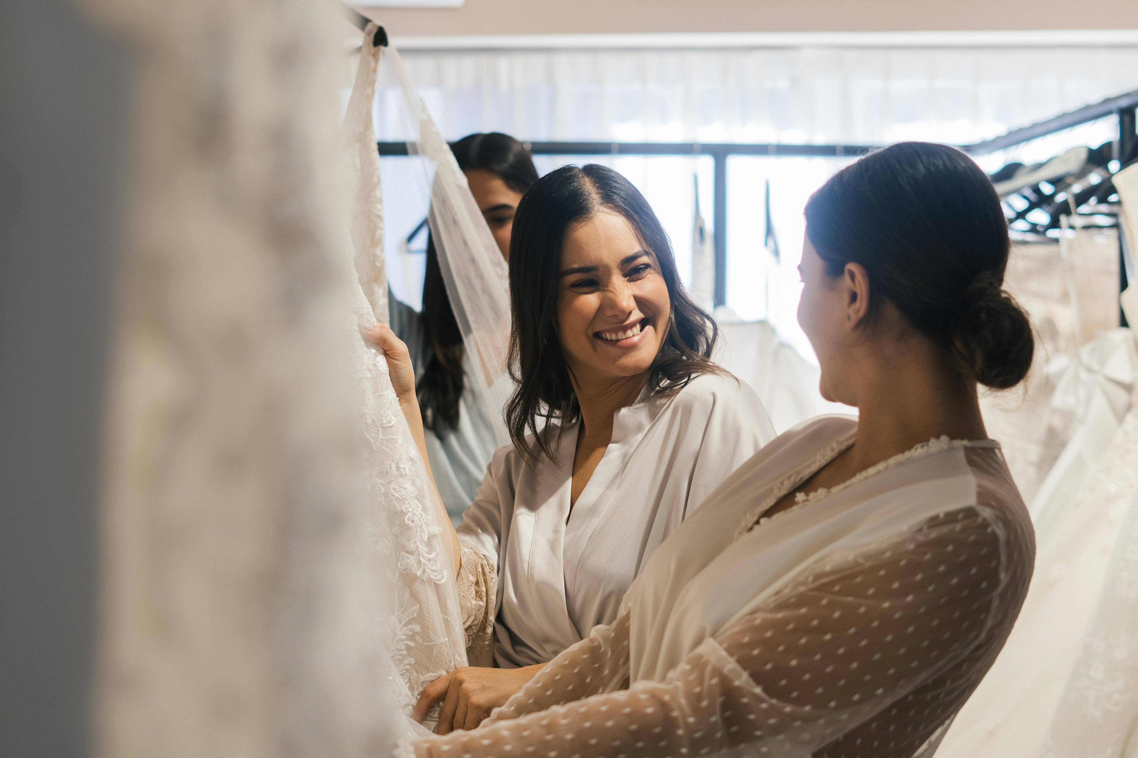 How to Plan Your Bridesmaids' Accessories