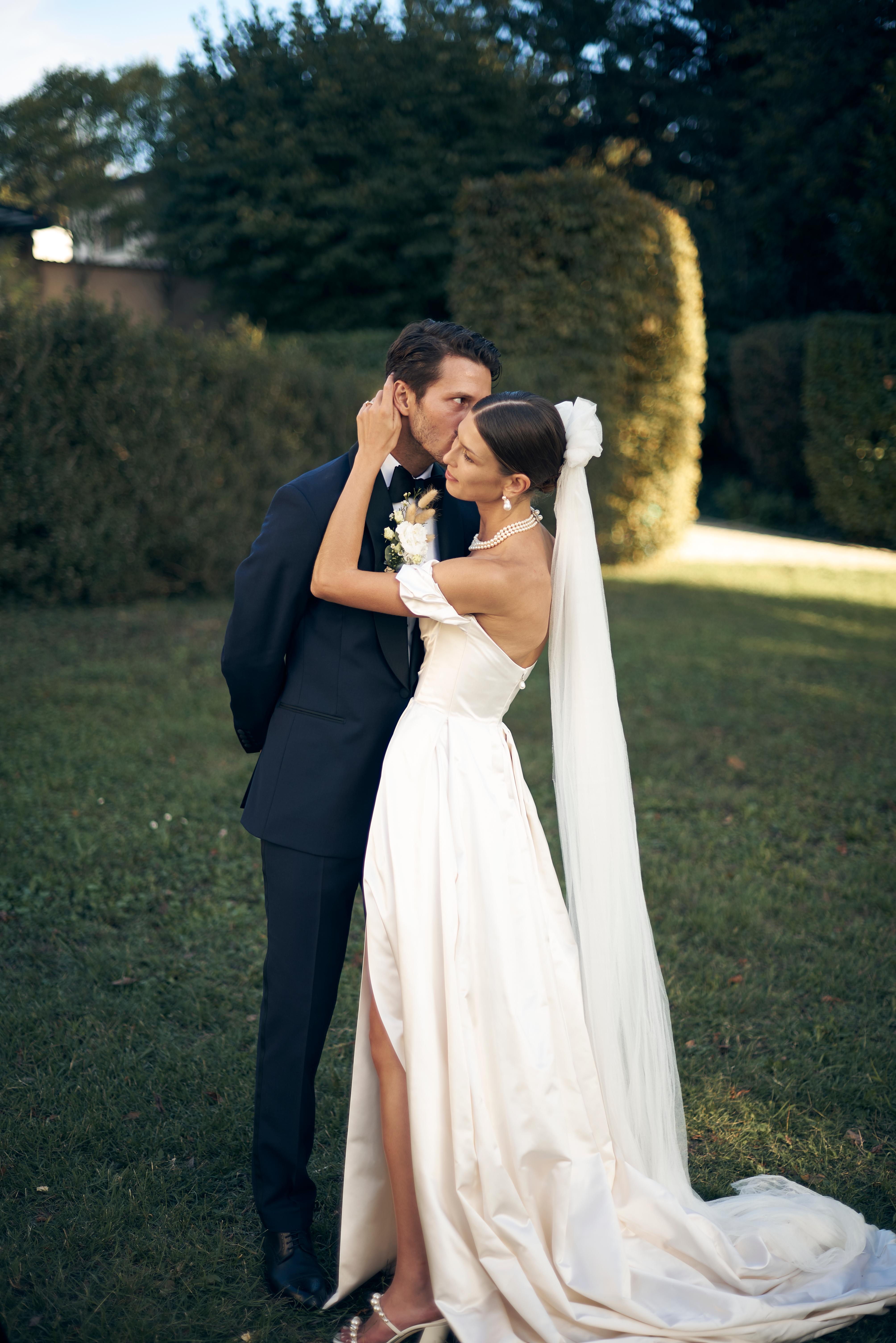 A Romantic Intimate Wedding in France photo 3