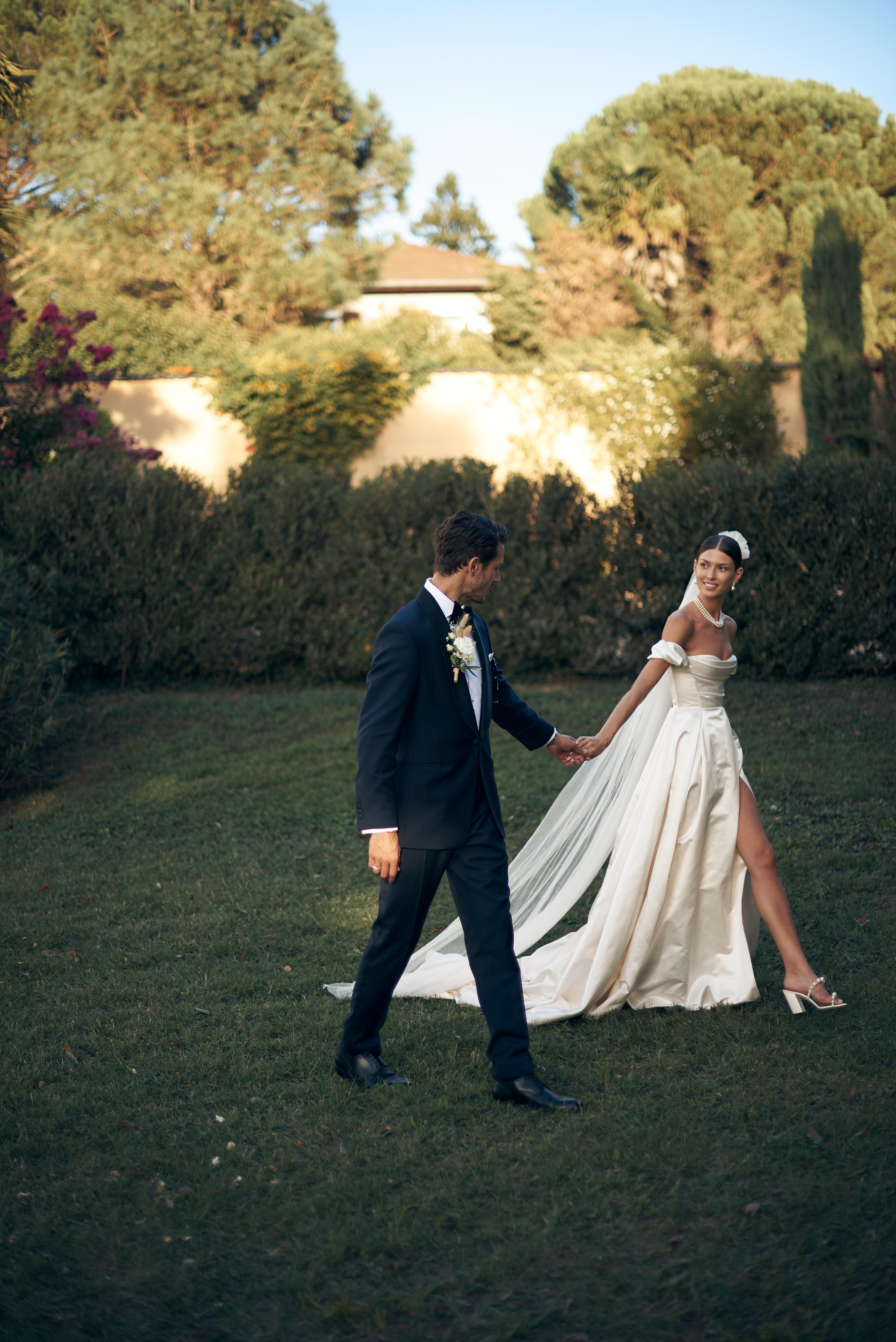 A Romantic Intimate Wedding in France photo 1