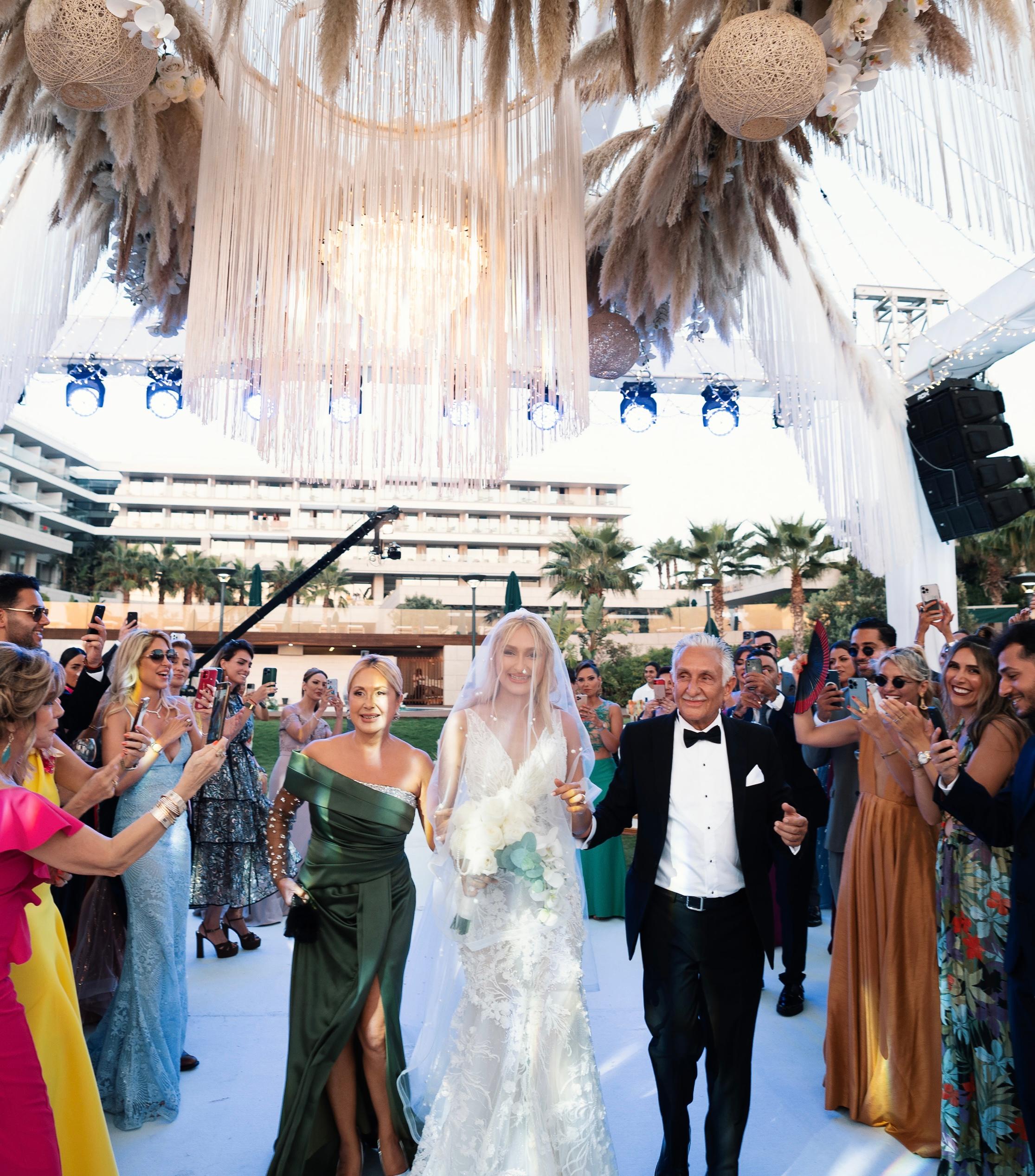 A Glamorous Summer Wedding in Çeşme, Turkey 36