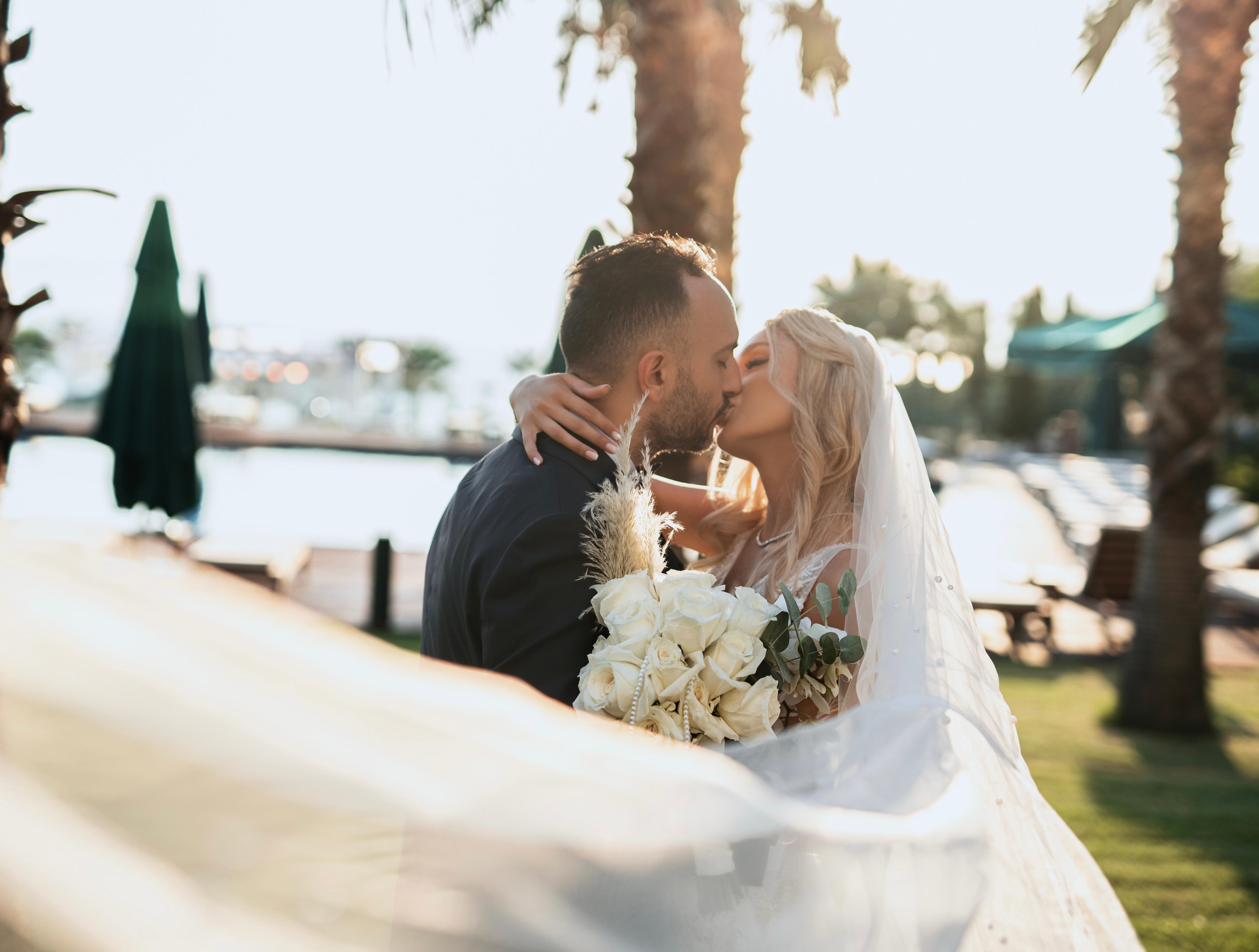 A Glamorous Summer Wedding in Çeşme, Turkey photo 3