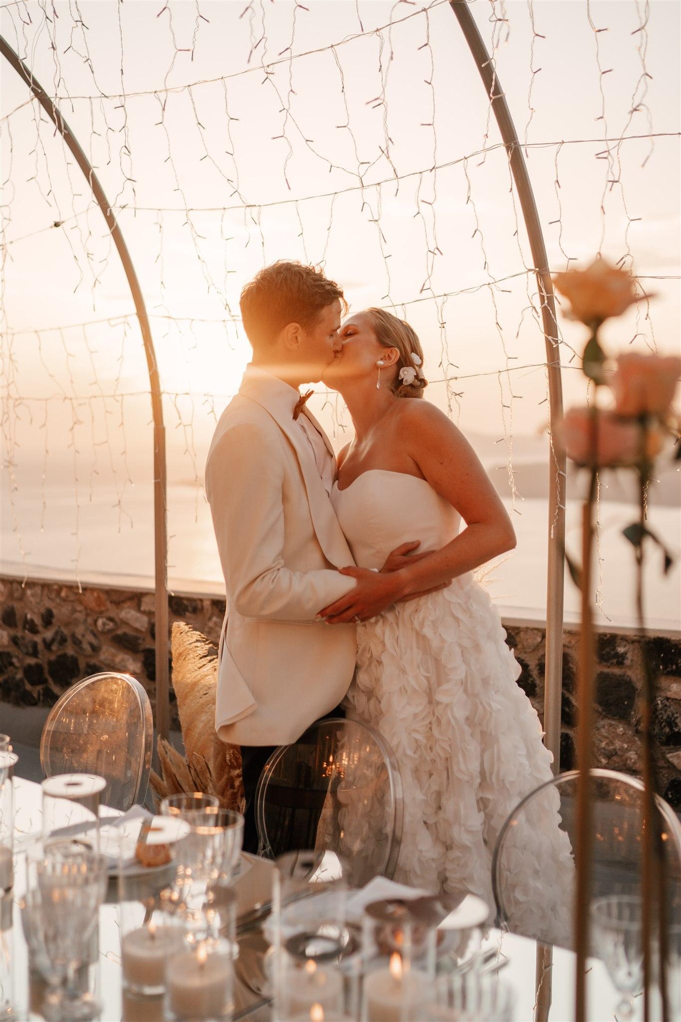 A Romantic Wedding at El Viento Santorini 14
