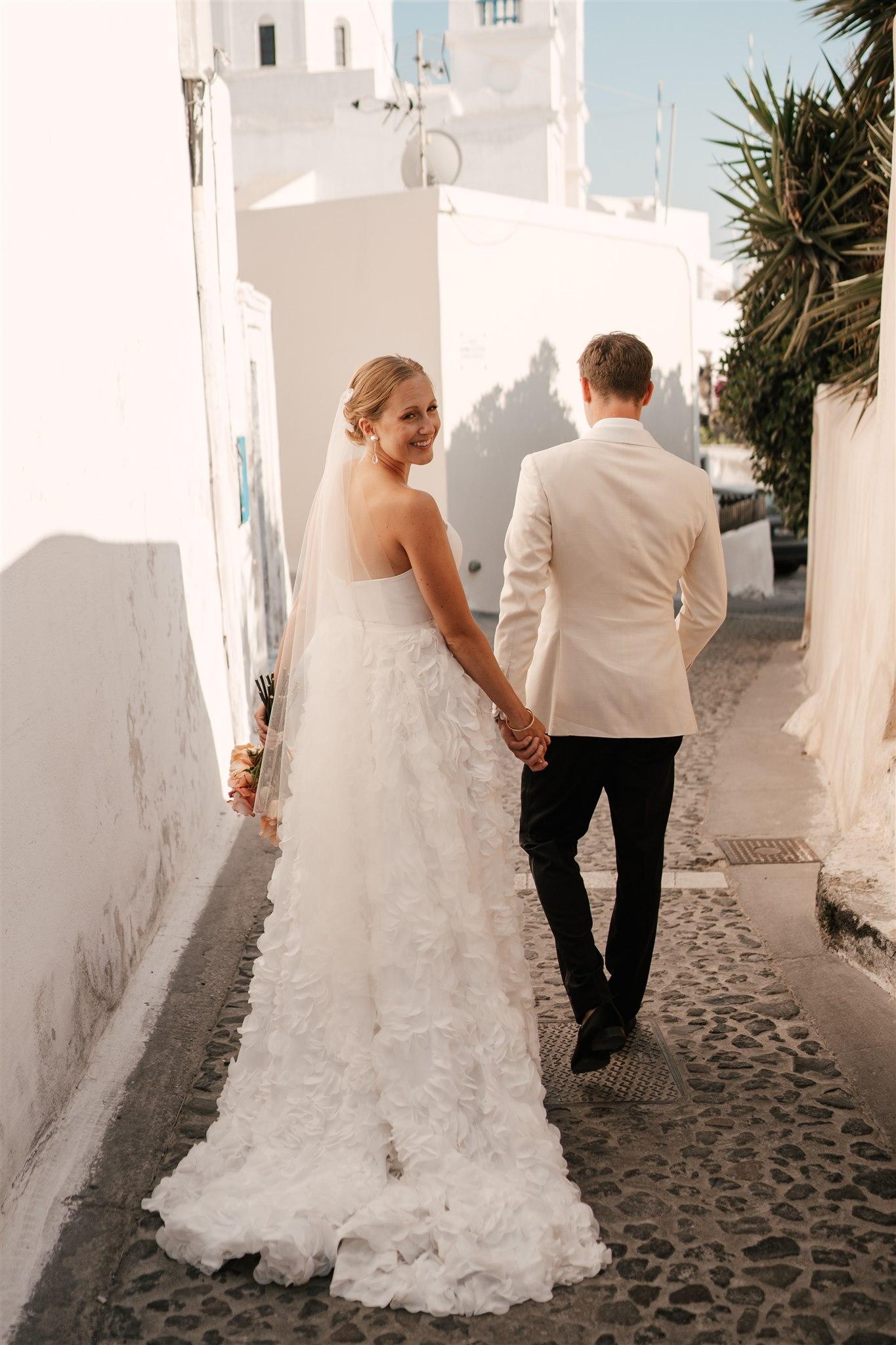 A Romantic Wedding at El Viento Santorini 10