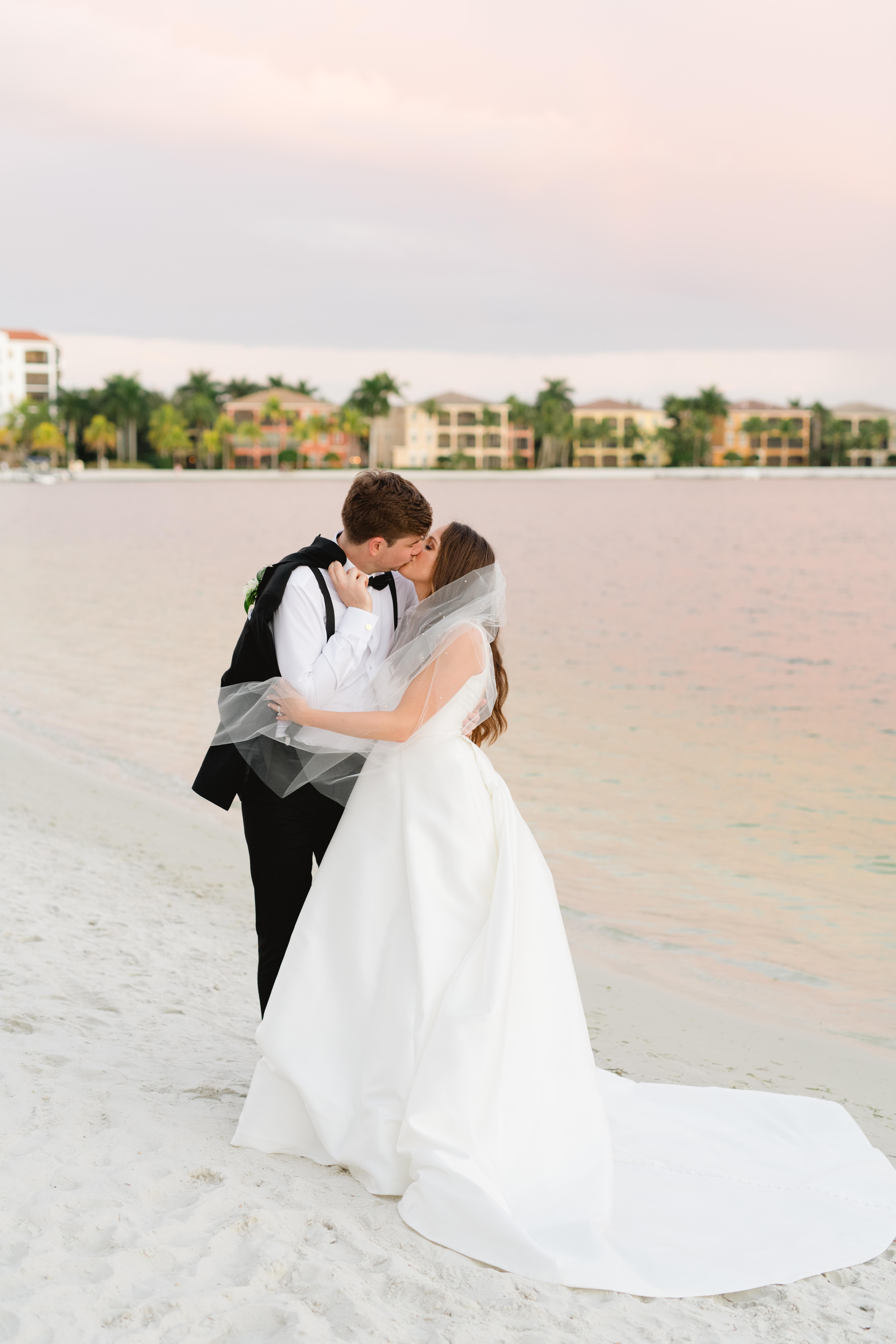 A Classic Winter Wedding at Miromar Lakes Beach and Golf Course 4