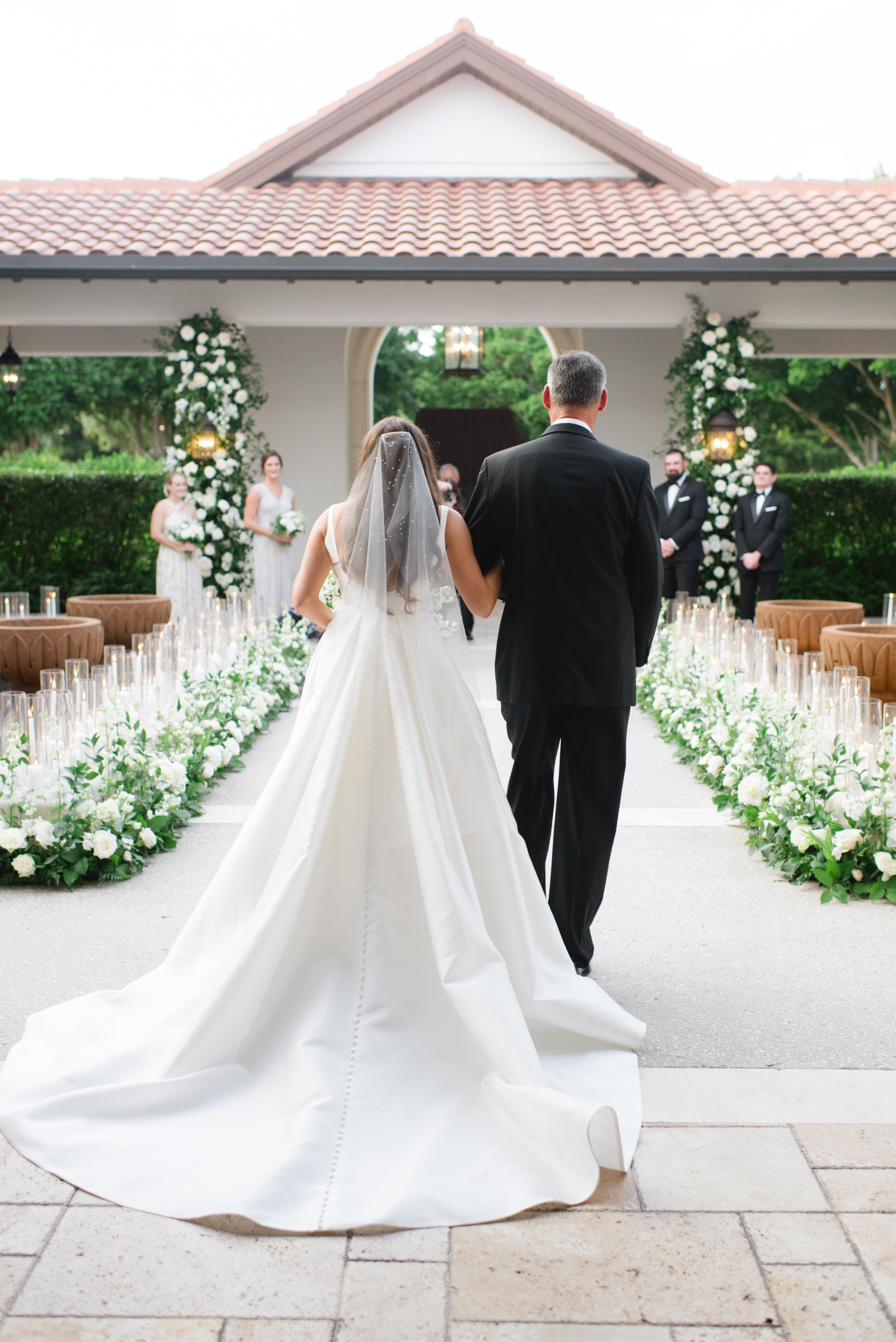 A Classic Winter Wedding at Miromar Lakes Beach and Golf Course 8