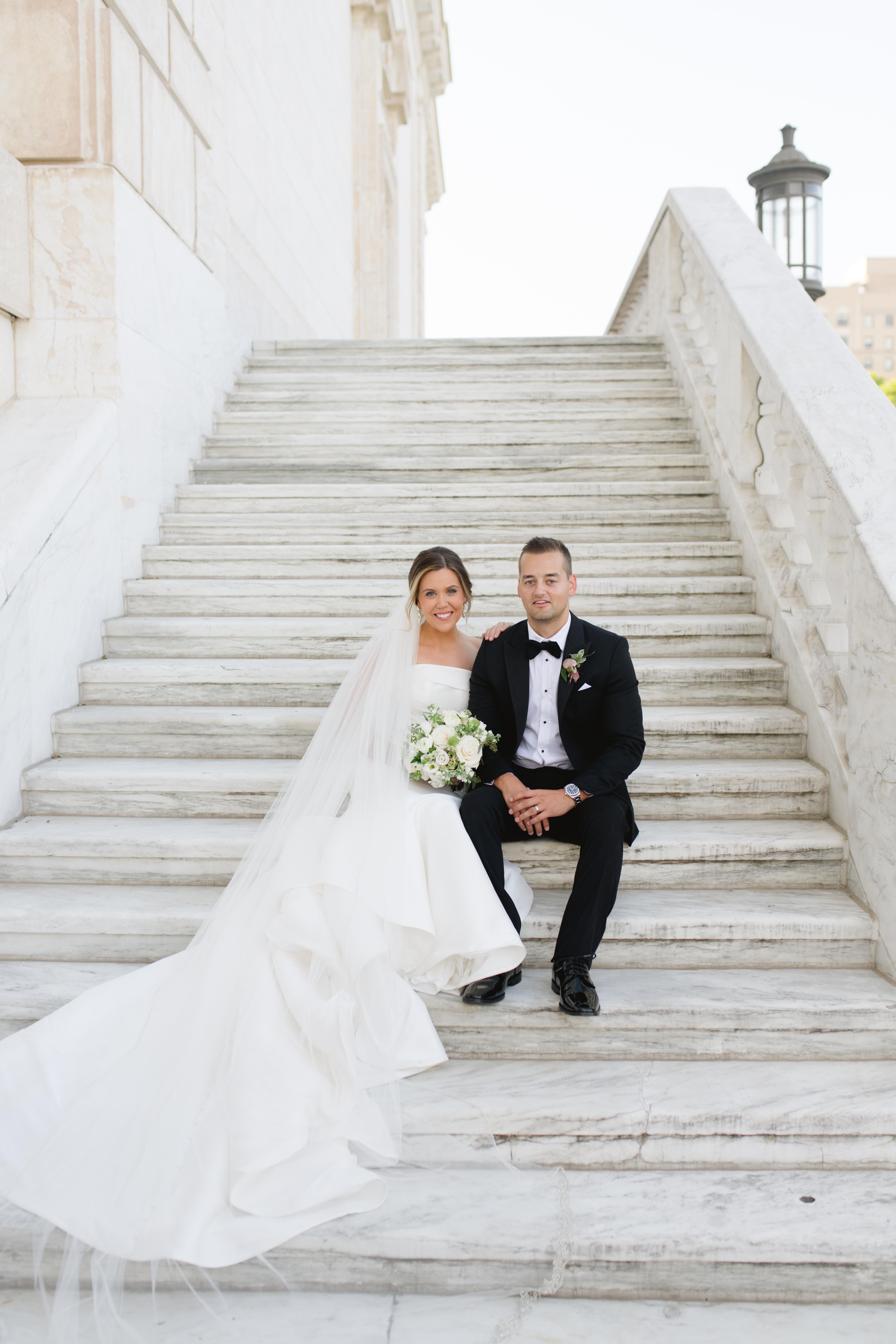 A Classic Fall Wedding at the Basilica of Sainte Anne de Detroit