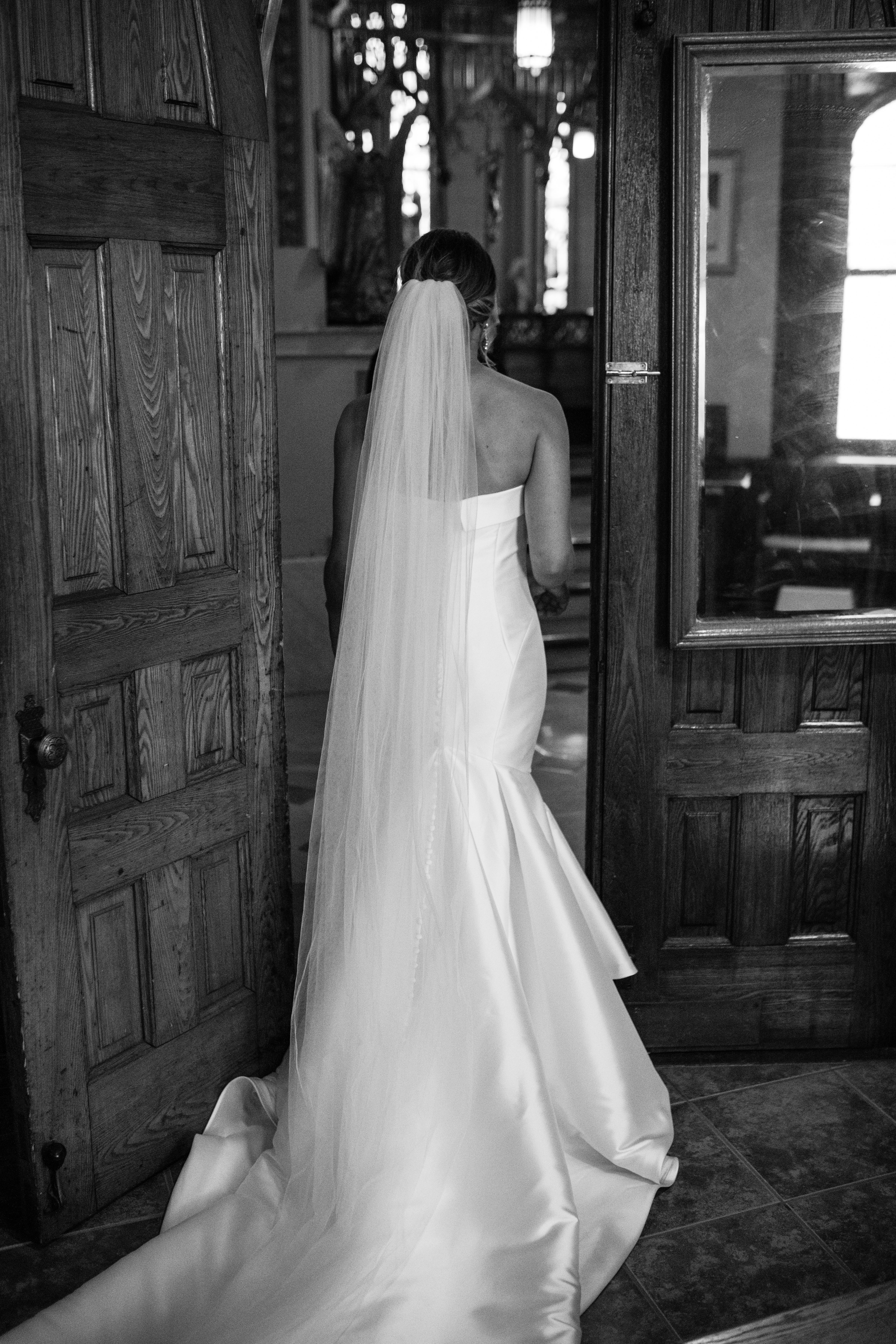 A Classic Wedding at the Basilica of Ste. Anne de Detroit 8