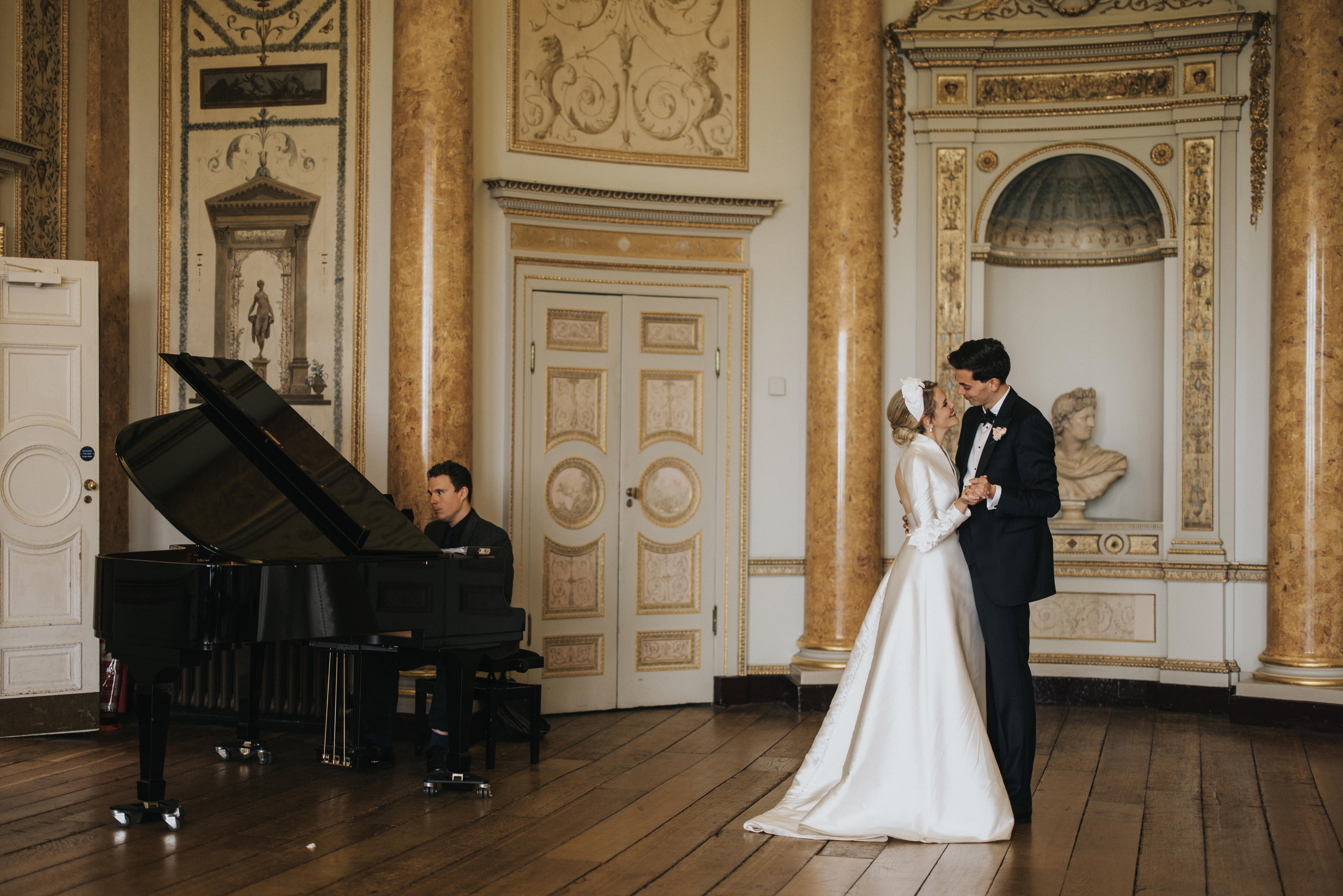 A Classic Winter Wedding at the Stowe House