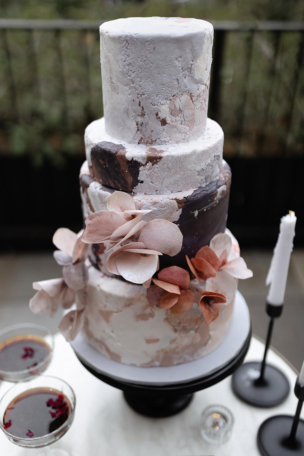 A Modern Winter Wedding at the Siglo Bar photo 2
