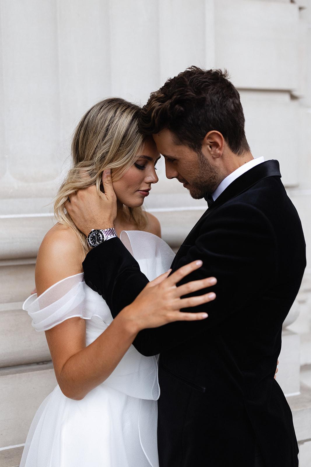 A Glamorous Winter Wedding at the Siglo Bar in Melbourne, Australia 37