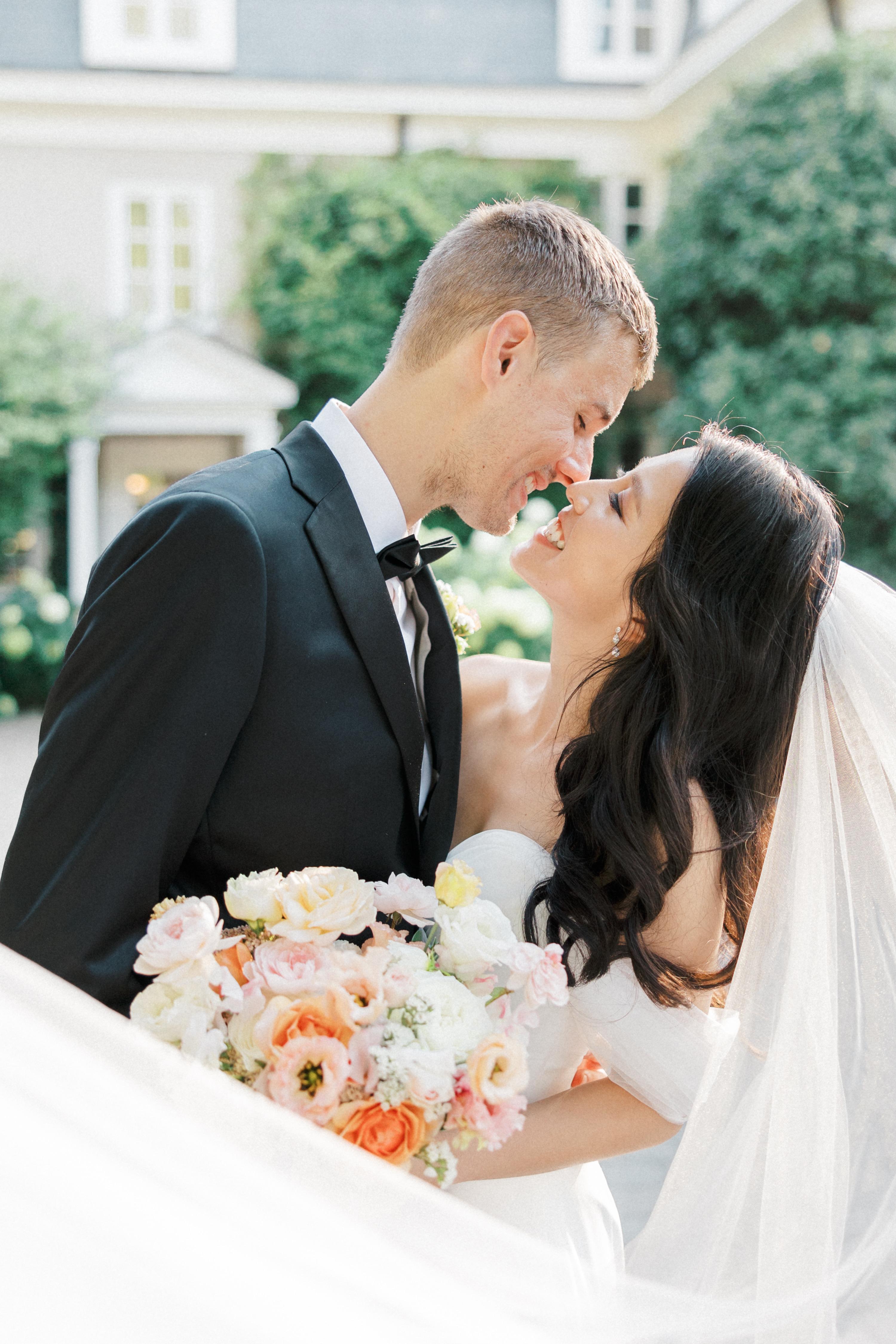 A Romantic Wedding at 8