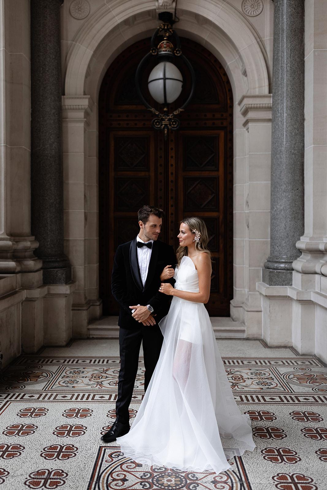 A Glamorous Winter Wedding at the Siglo Bar in Melbourne, Australia 34