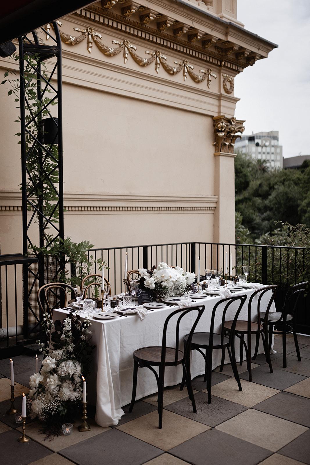 A Glamorous Winter Wedding at the Siglo Bar in Melbourne, Australia 19