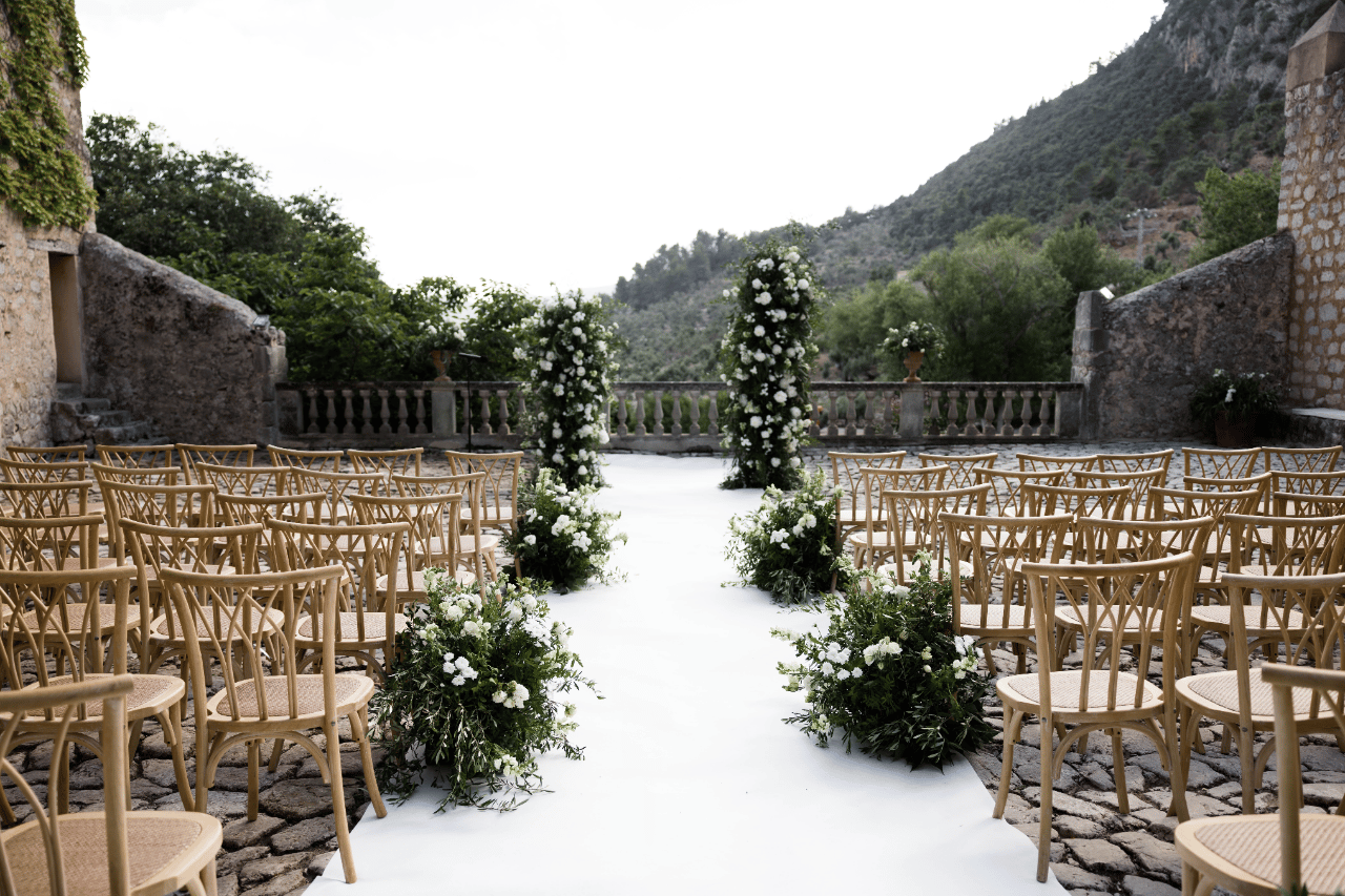 A Romantic Summer Wedding at Finca Comassema