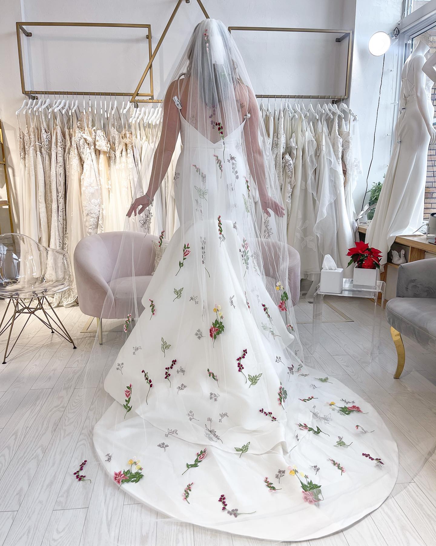 Blanc de Blanc Bridal Boutique portfolio 3
