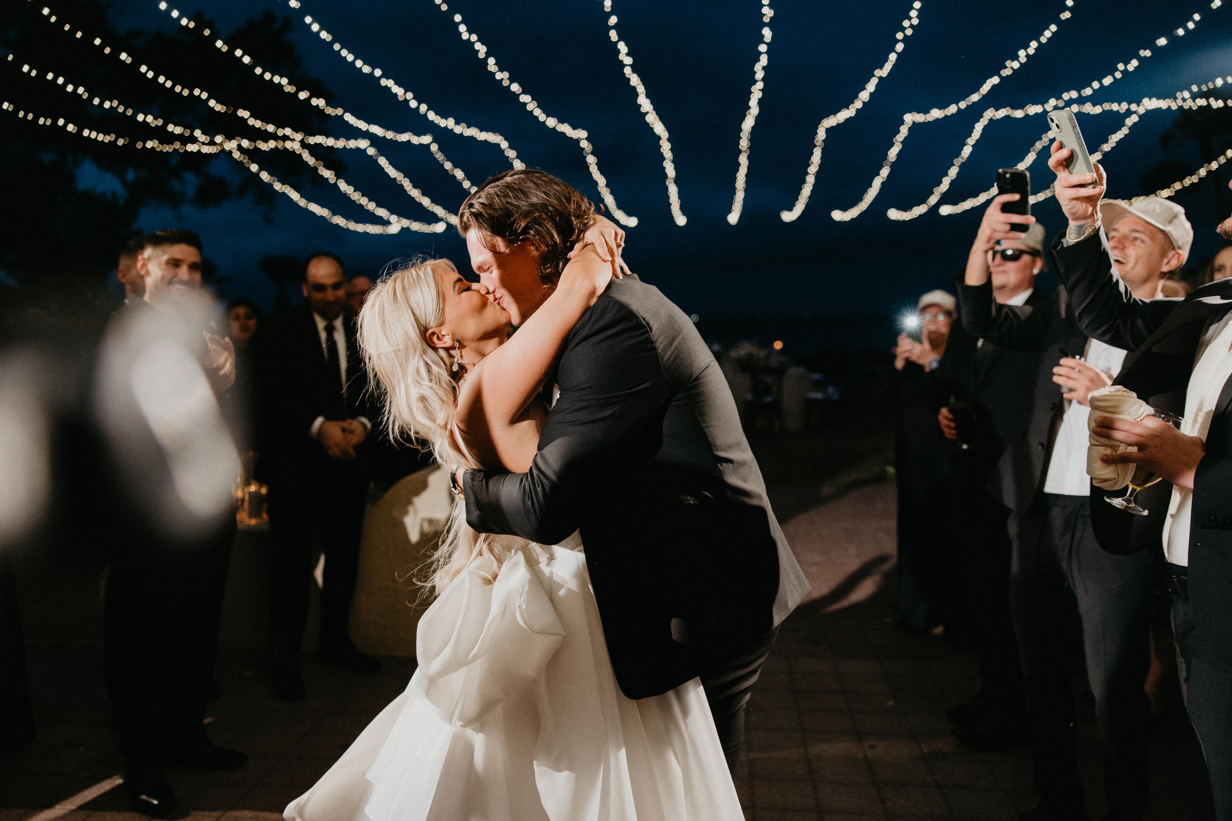 Kelseys wedding modern 34