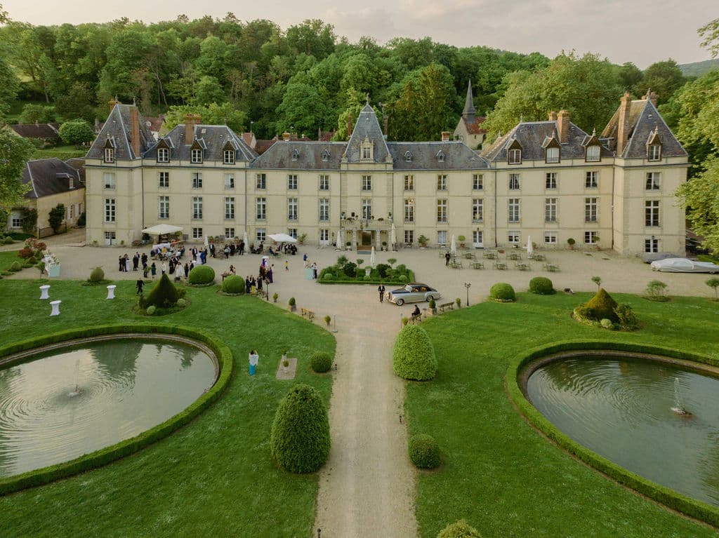 A Whimsical Spring Wedding at Chateau d'Aveny 6