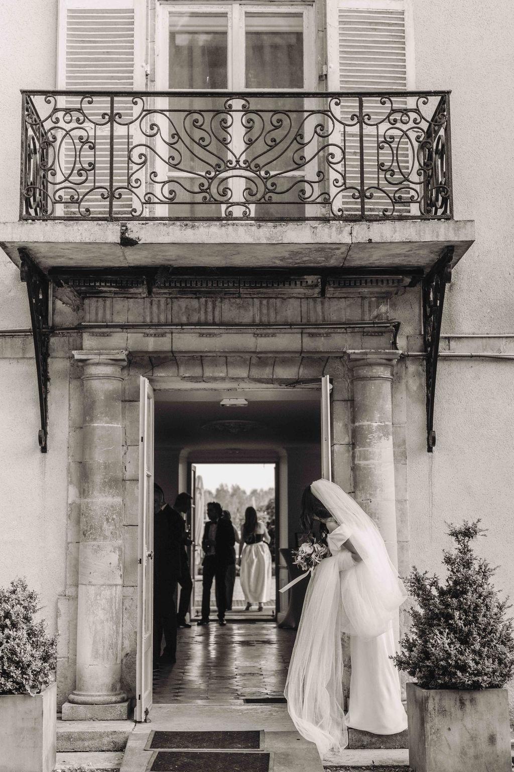 A Whimsical Spring Wedding at Chateau d'Aveny 15