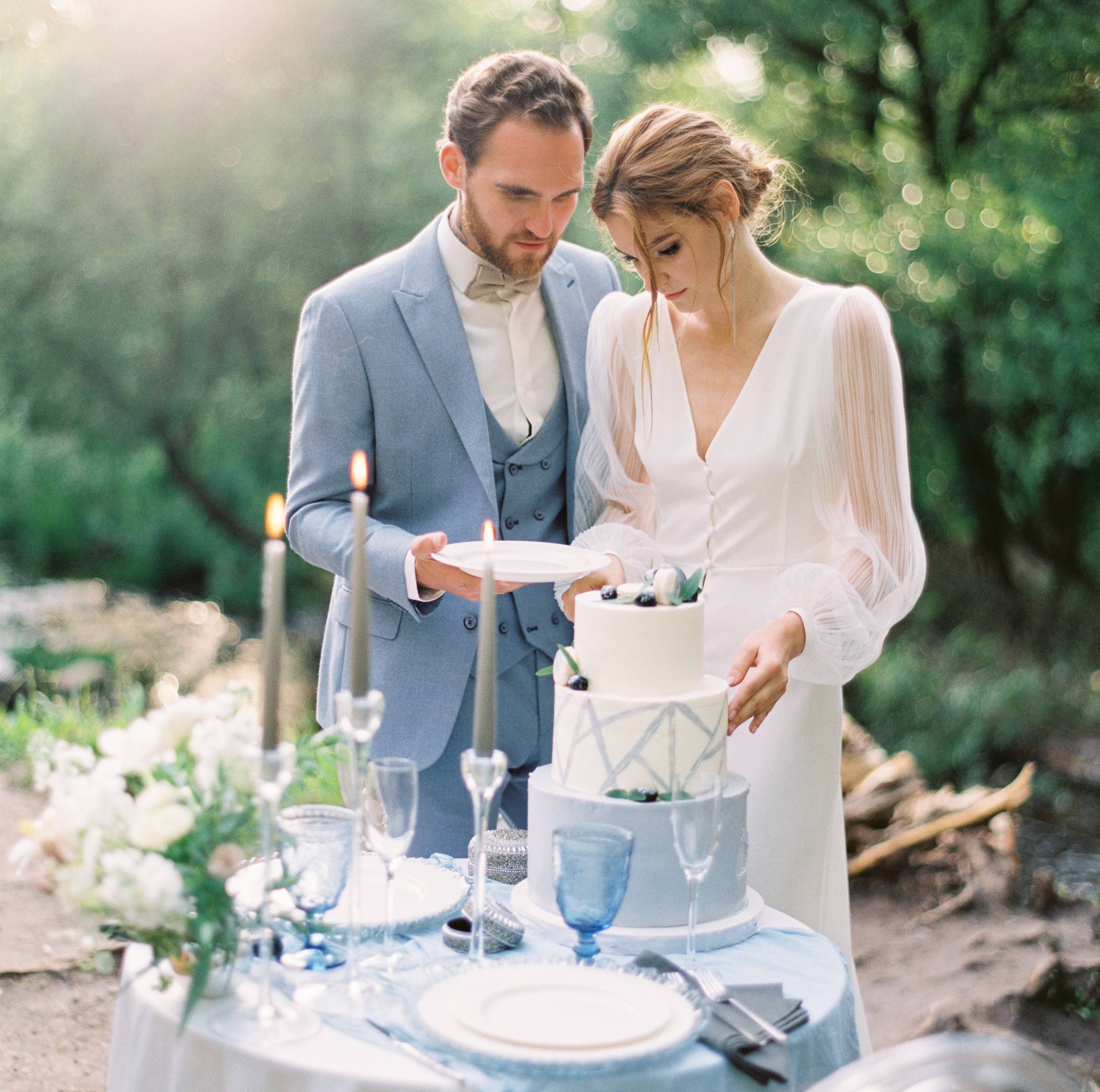 Celestial Confections: Crafting Wedding Cakes Aligned with Your Astrological Sign