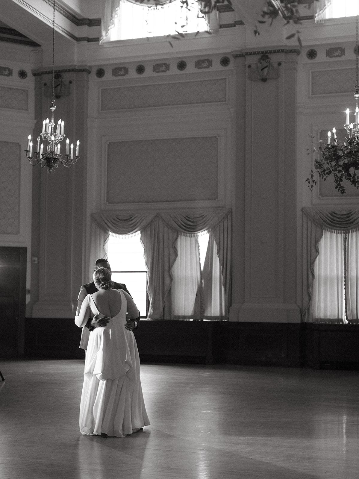 A Classic Fall Wedding at The Henry Clay photo 4