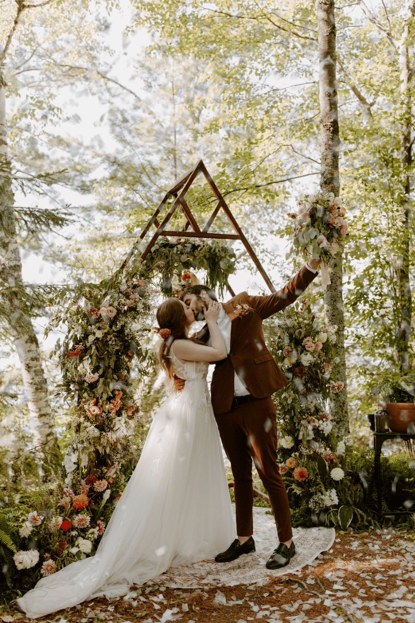 A Whimsical Summer Wedding at a Private Residence photo 4
