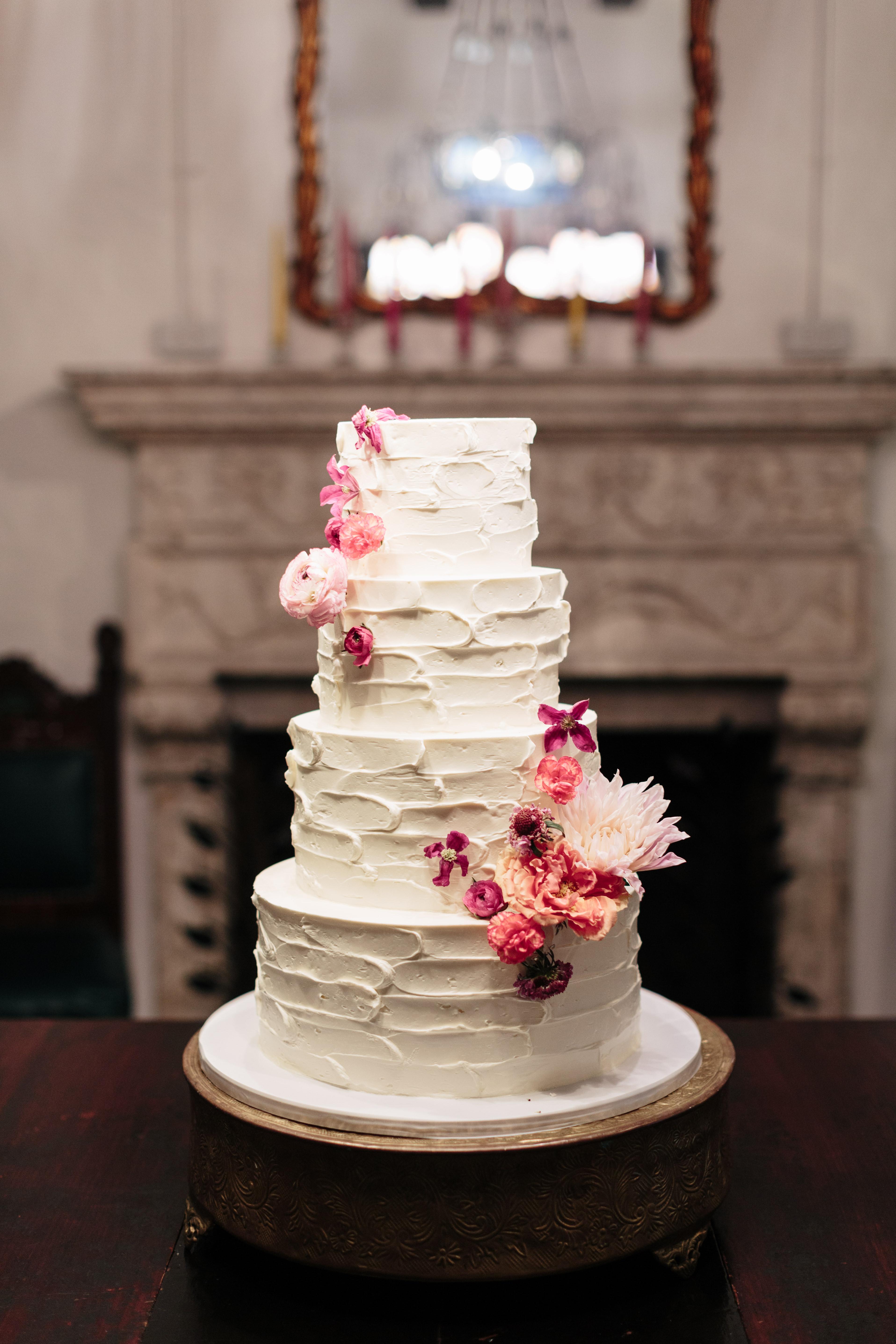 A Whimsical Winter Wedding at Villa Woodbine 9