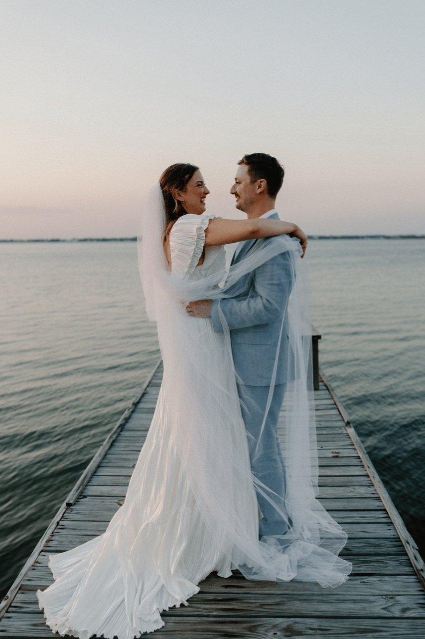 A Non-Traditional Fall Wedding at The Laughing Fish