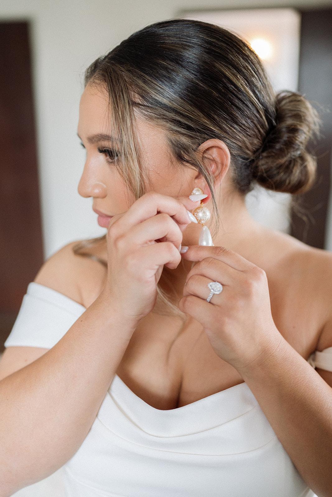 A Modern Winter Wedding at The Howey Mansion 39