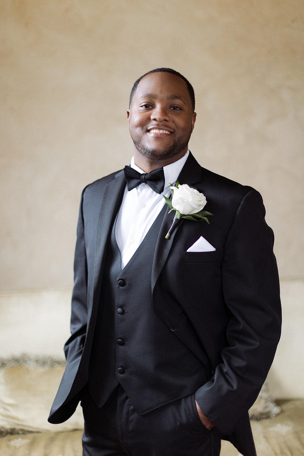 A Modern Winter Wedding at The Howey Mansion 6