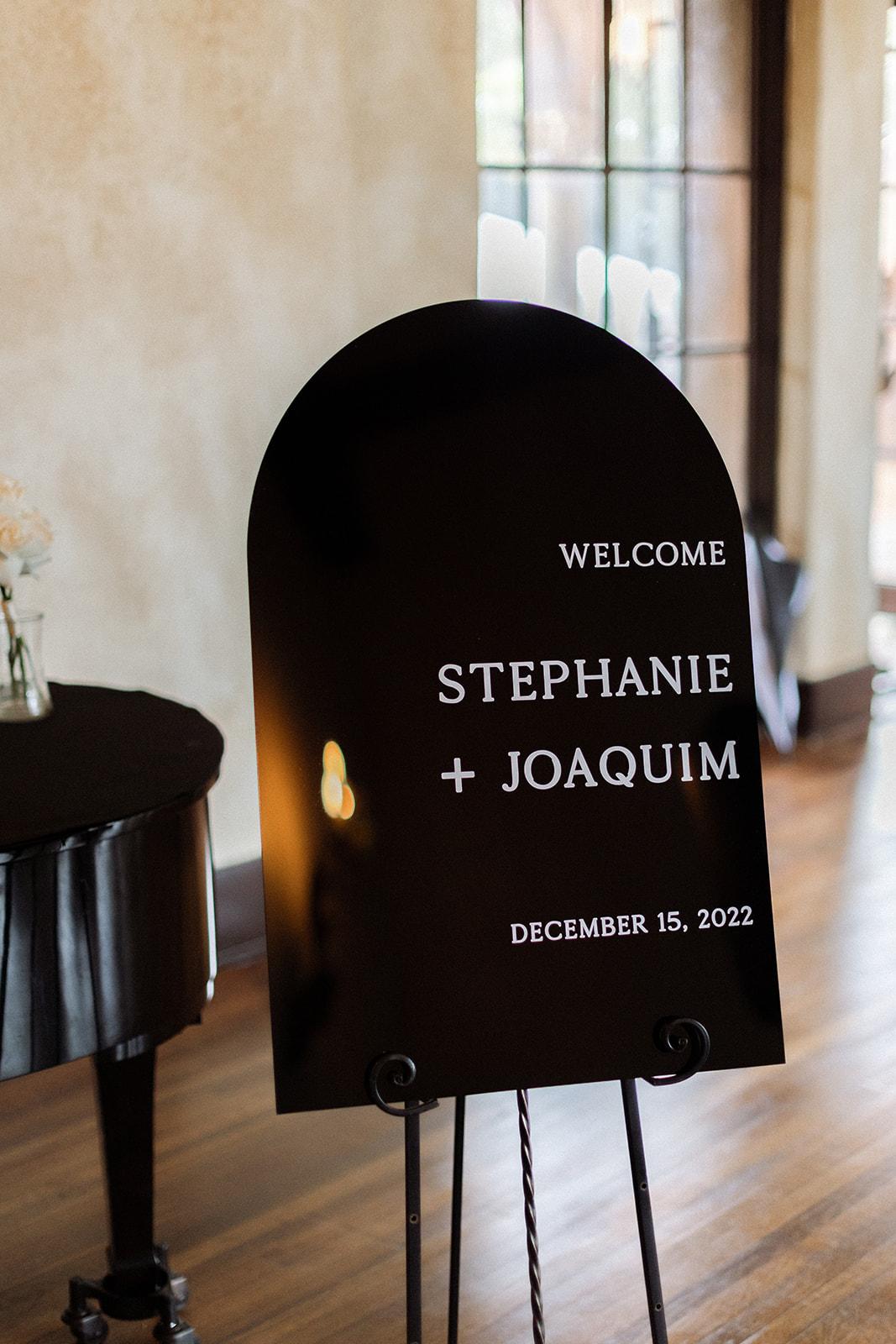 A Modern Winter Wedding at The Howey Mansion 16