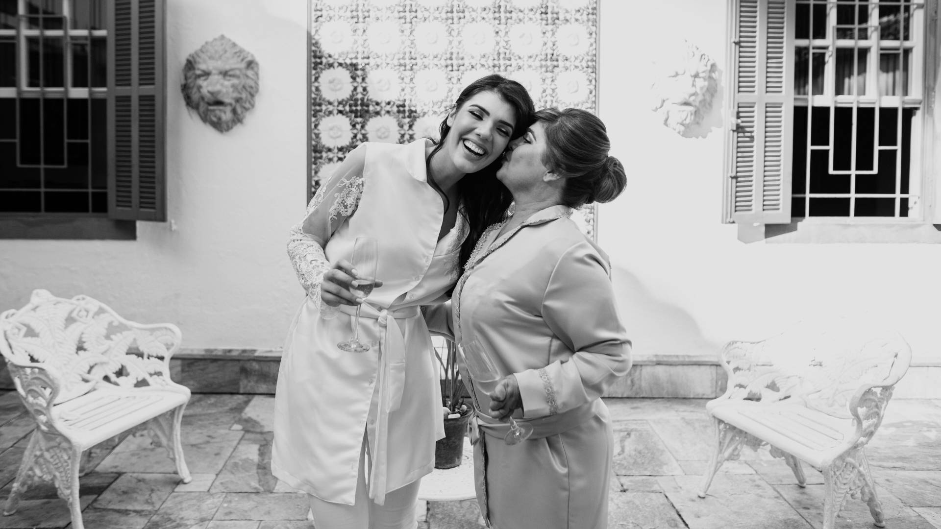 How to Make Sure Your Mother-In-Law Feels Included in the Wedding Planning Process