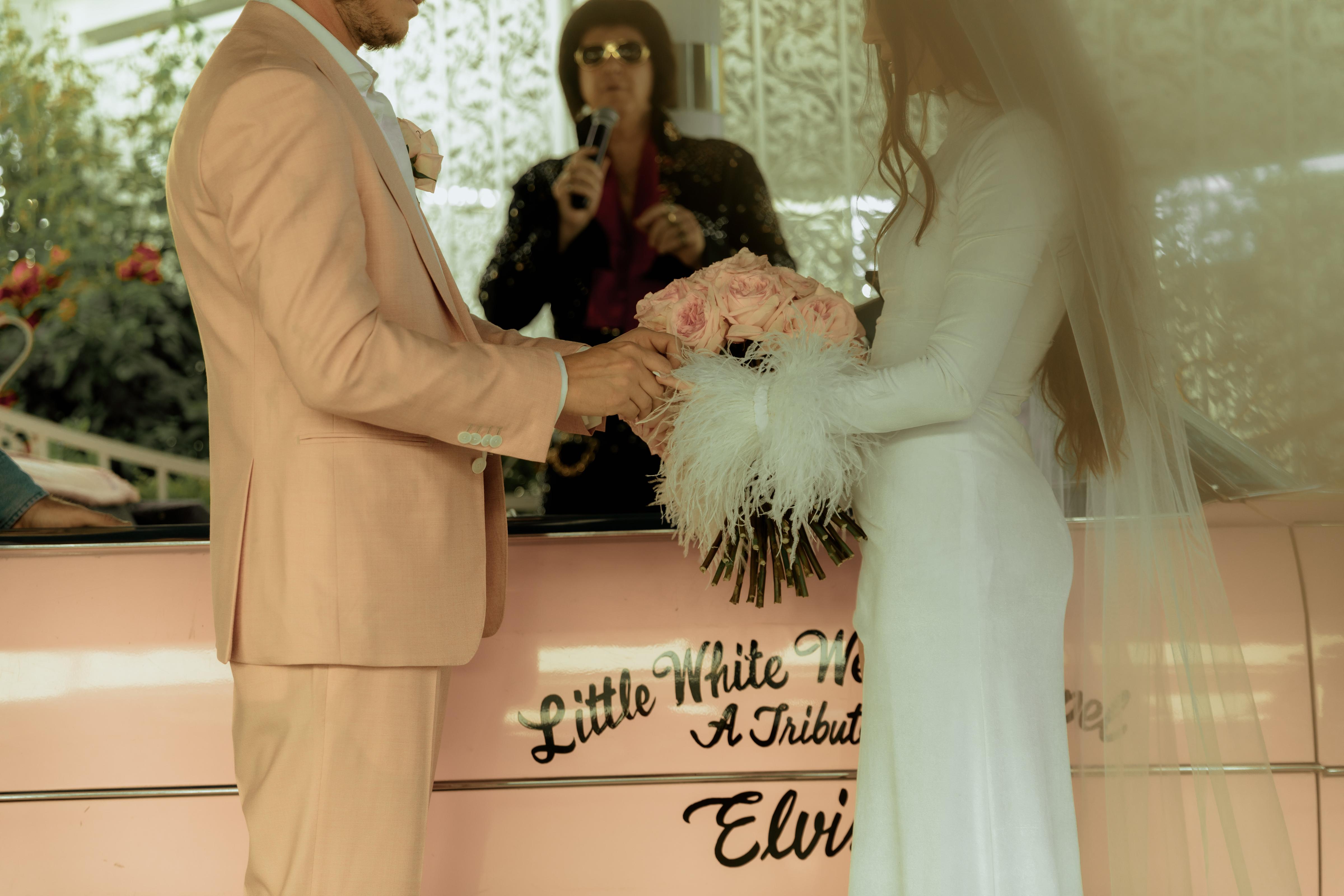 A Non-Traditional Wedding at Little White Wedding Chapel 3