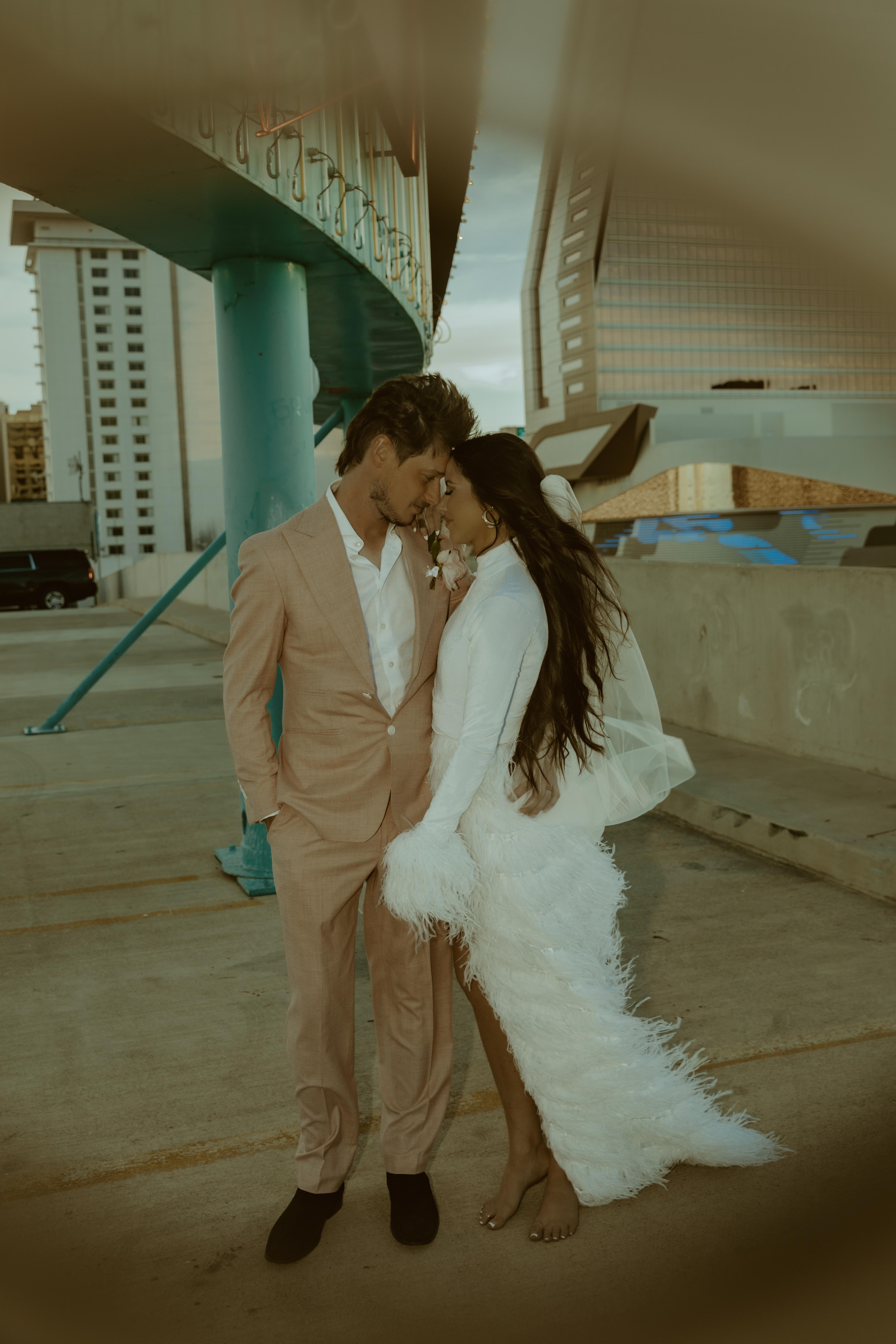 A Non-Traditional Wedding at Little White Wedding Chapel 7