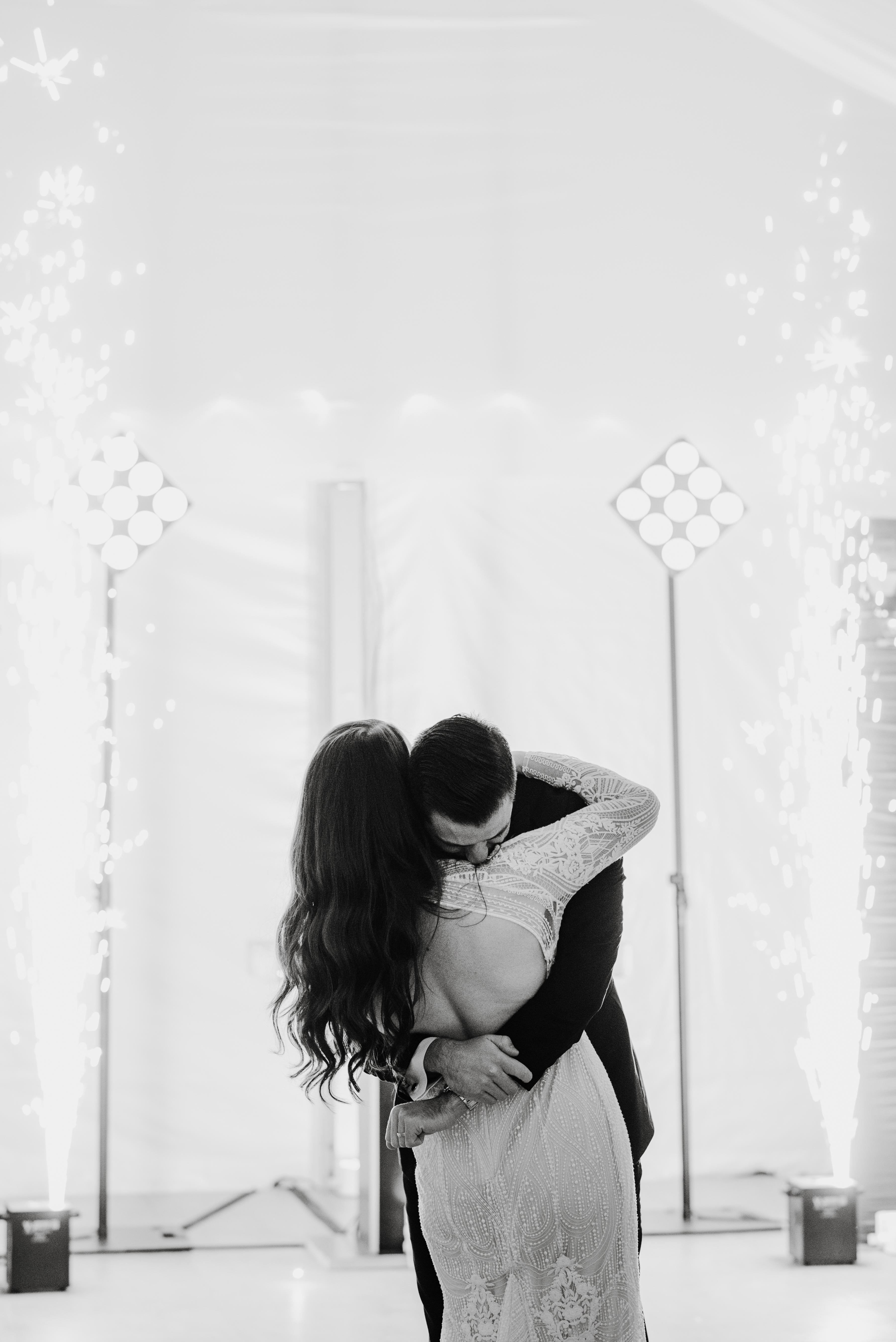 A Modern Fall Wedding at Bartram's Garden 6