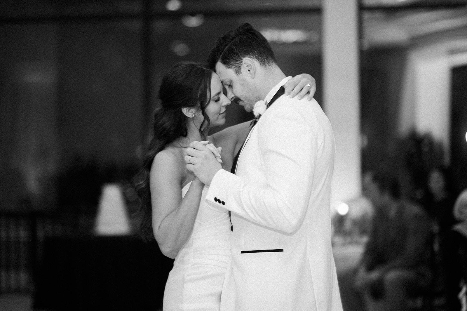 2024's Wedding Wonders: Explore the Trends Taking Center Stage