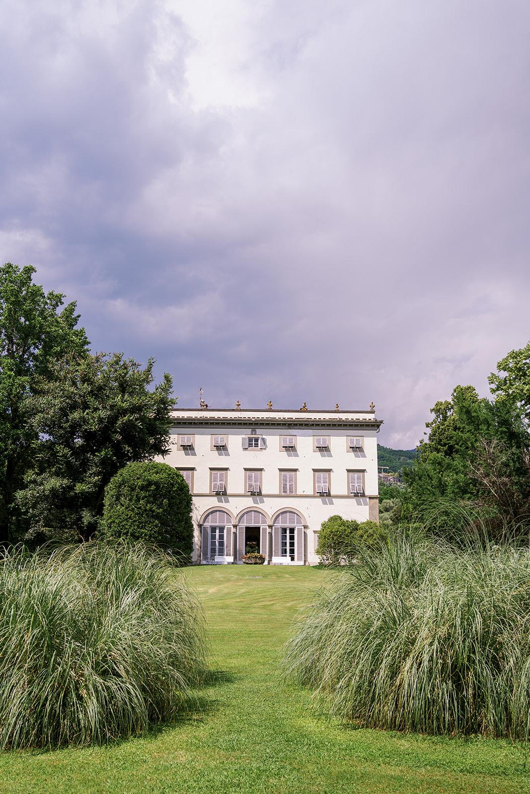 A Classic Summer Wedding at Villa Grabau 17