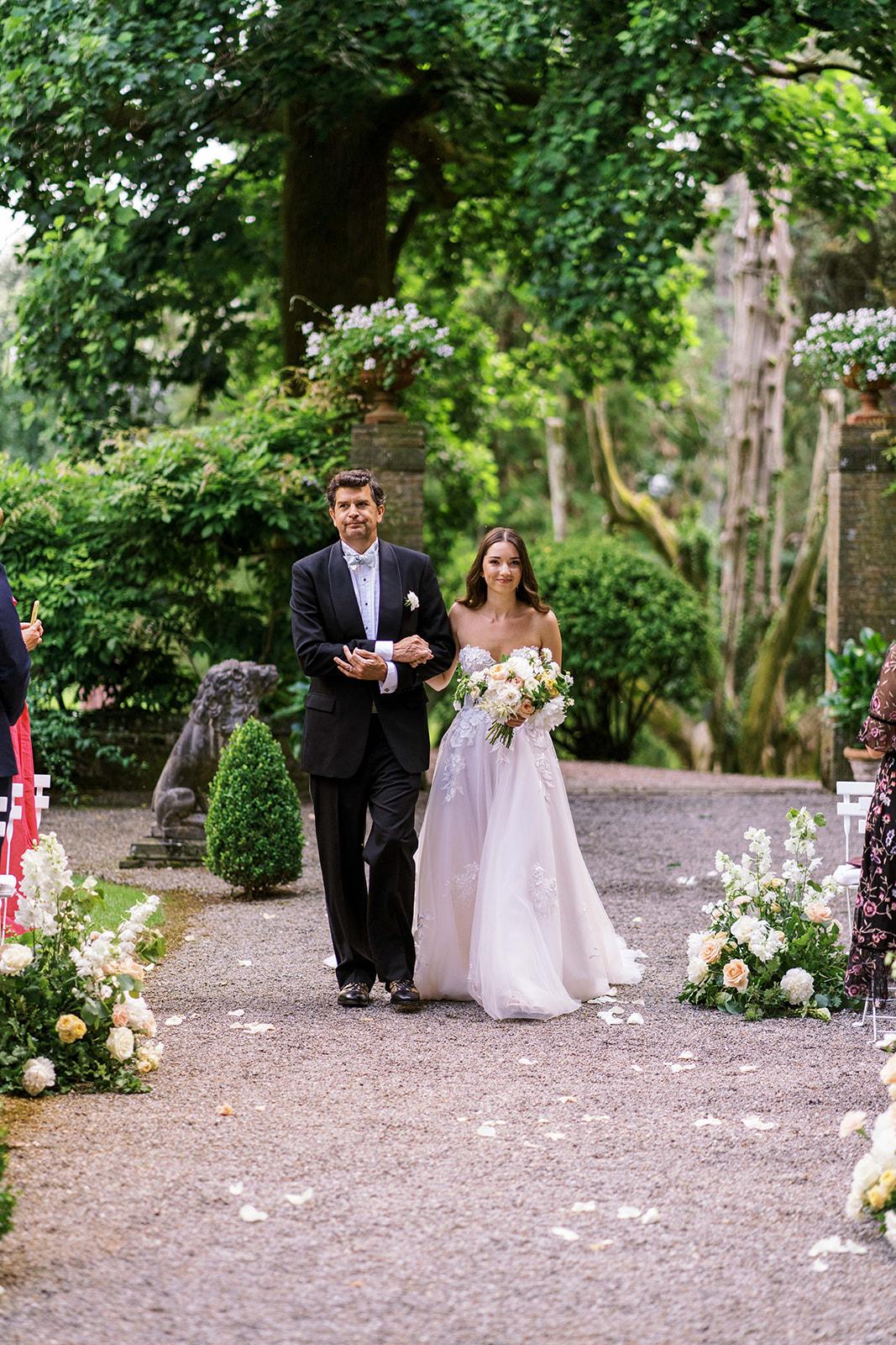 A Classic Summer Wedding at Villa Grabau 37