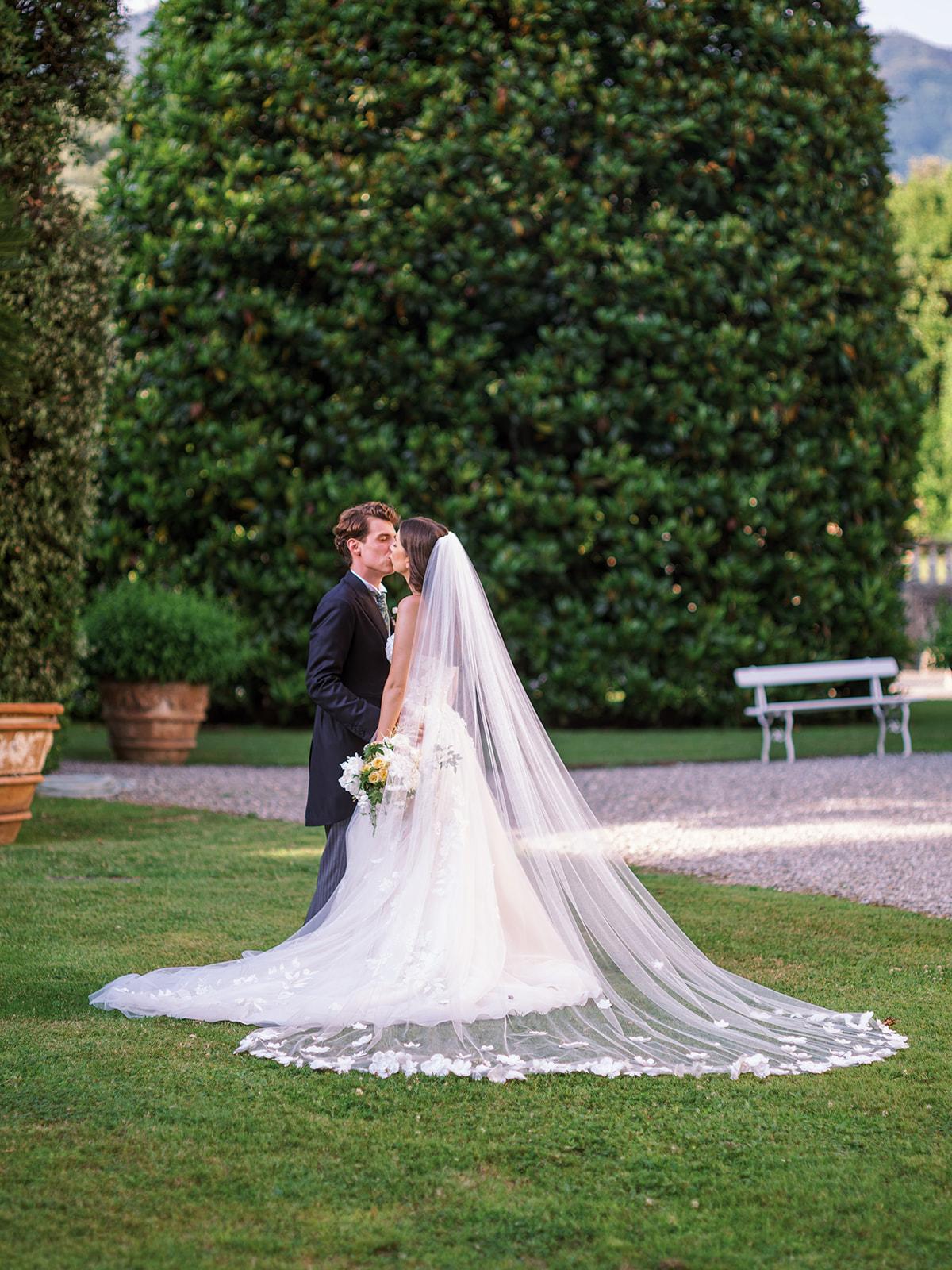 A Classic Summer Wedding at Villa Grabau 22