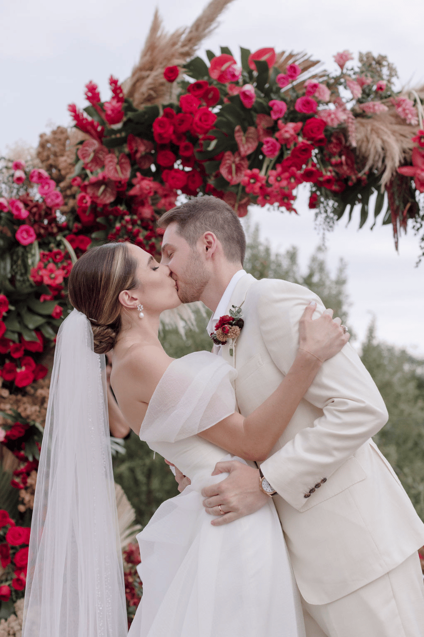 A Modern Summer Wedding at Carretera Federal Chetumal