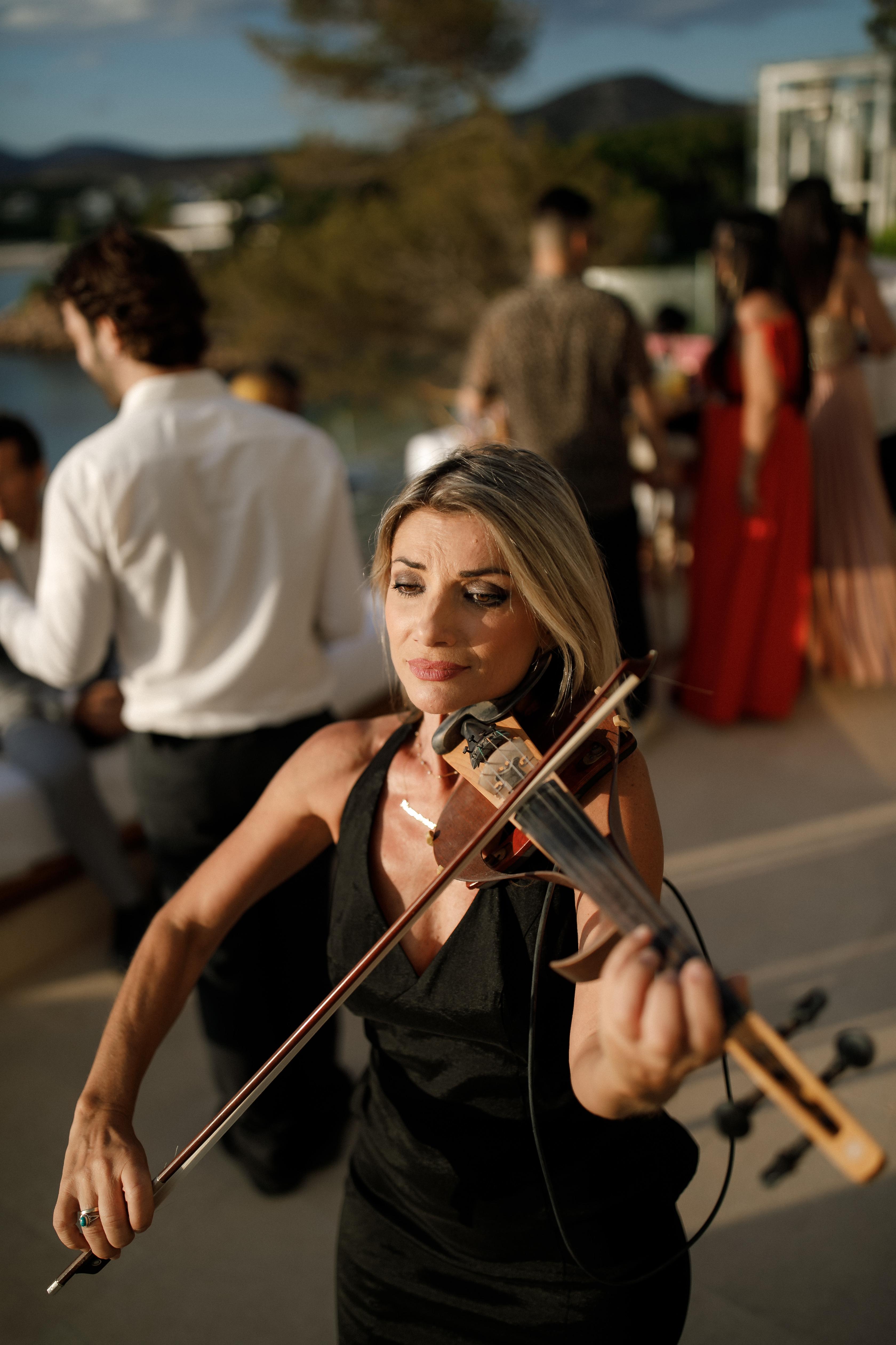 Modern Summer Wedding at Astir Palace 7